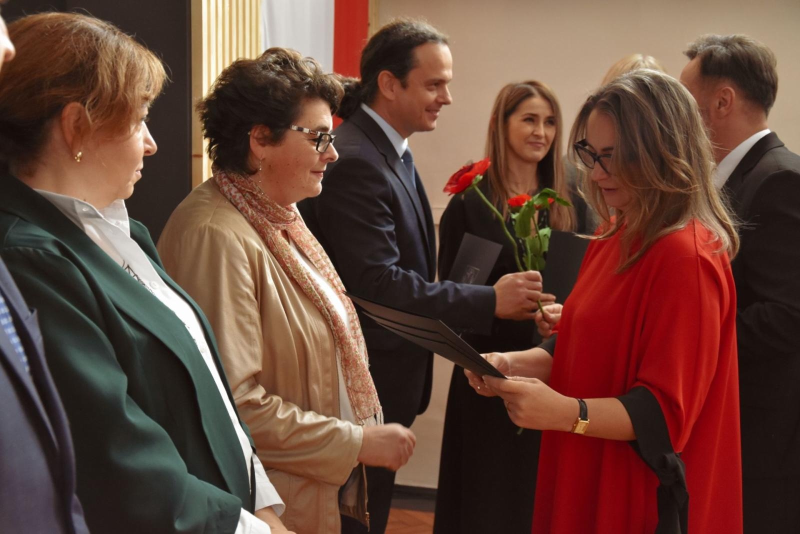 Zdjęcie w galerii na portalu naszwodzislaw.com: Powiatowe Obchody Dnia Edukacji Narodowej [FOTO] wiadomości z regionu