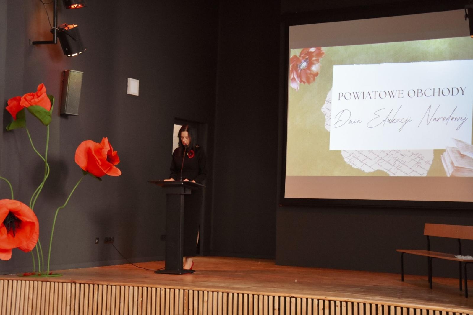 Zdjęcie w galerii na portalu naszwodzislaw.com: Powiatowe Obchody Dnia Edukacji Narodowej [FOTO] wiadomości z regionu