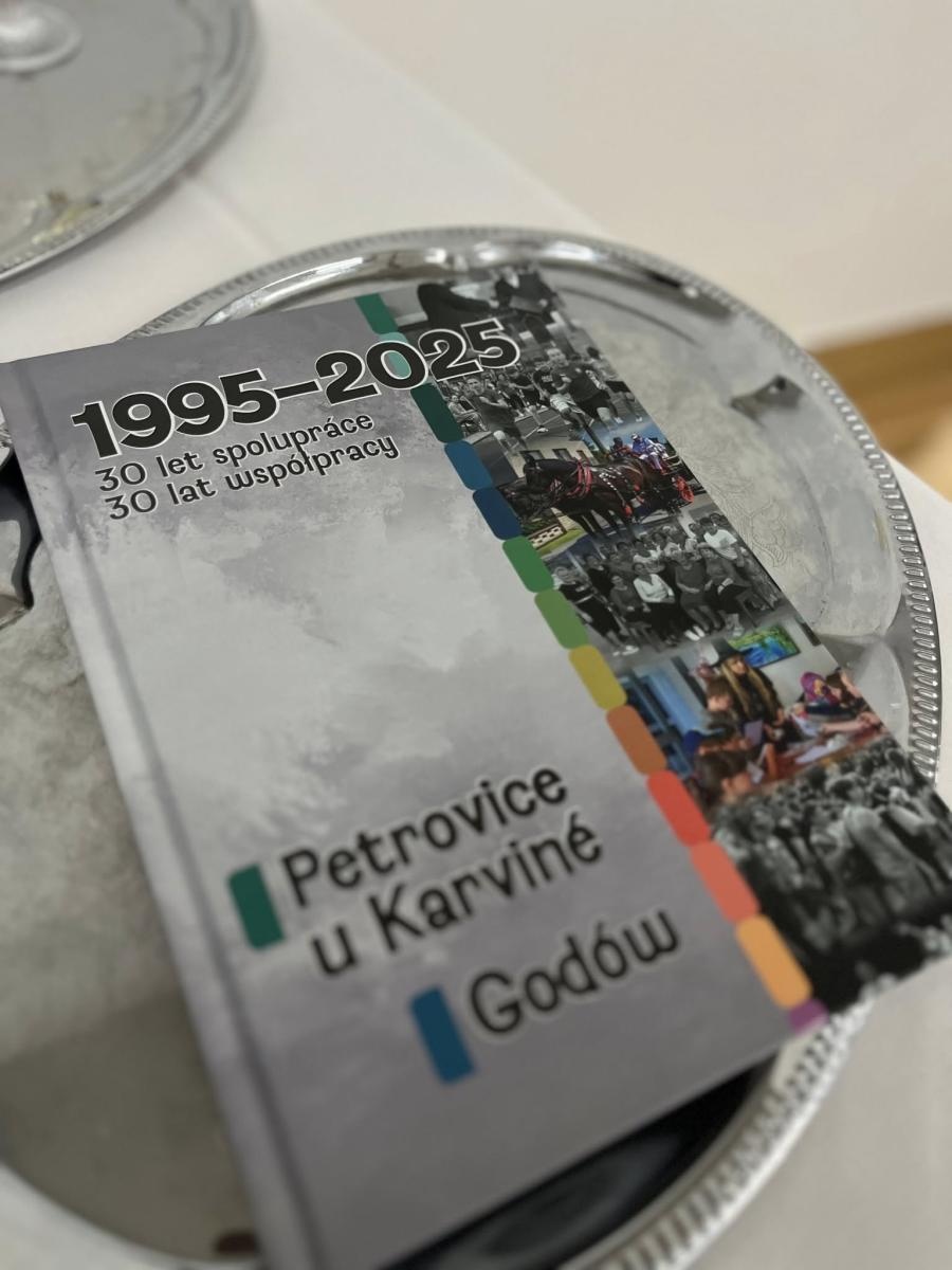 Zdjęcie w galerii na portalu naszwodzislaw.com: Święto partnerskiej współpracy. 30 lat wspólnych działań Godowa i Petrovic wiadomości z regionu