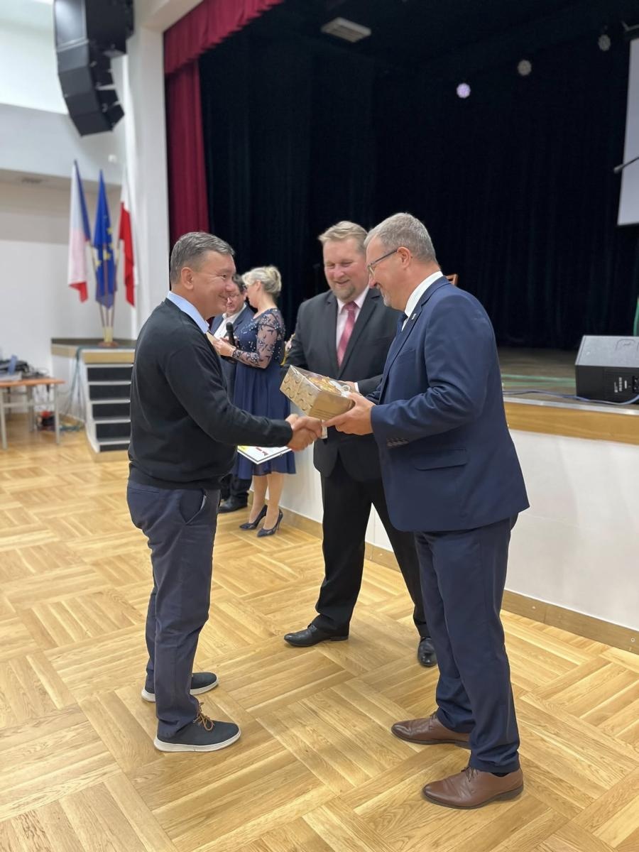 Zdjęcie w galerii na portalu naszwodzislaw.com: Święto partnerskiej współpracy. 30 lat wspólnych działań Godowa i Petrovic wiadomości z regionu