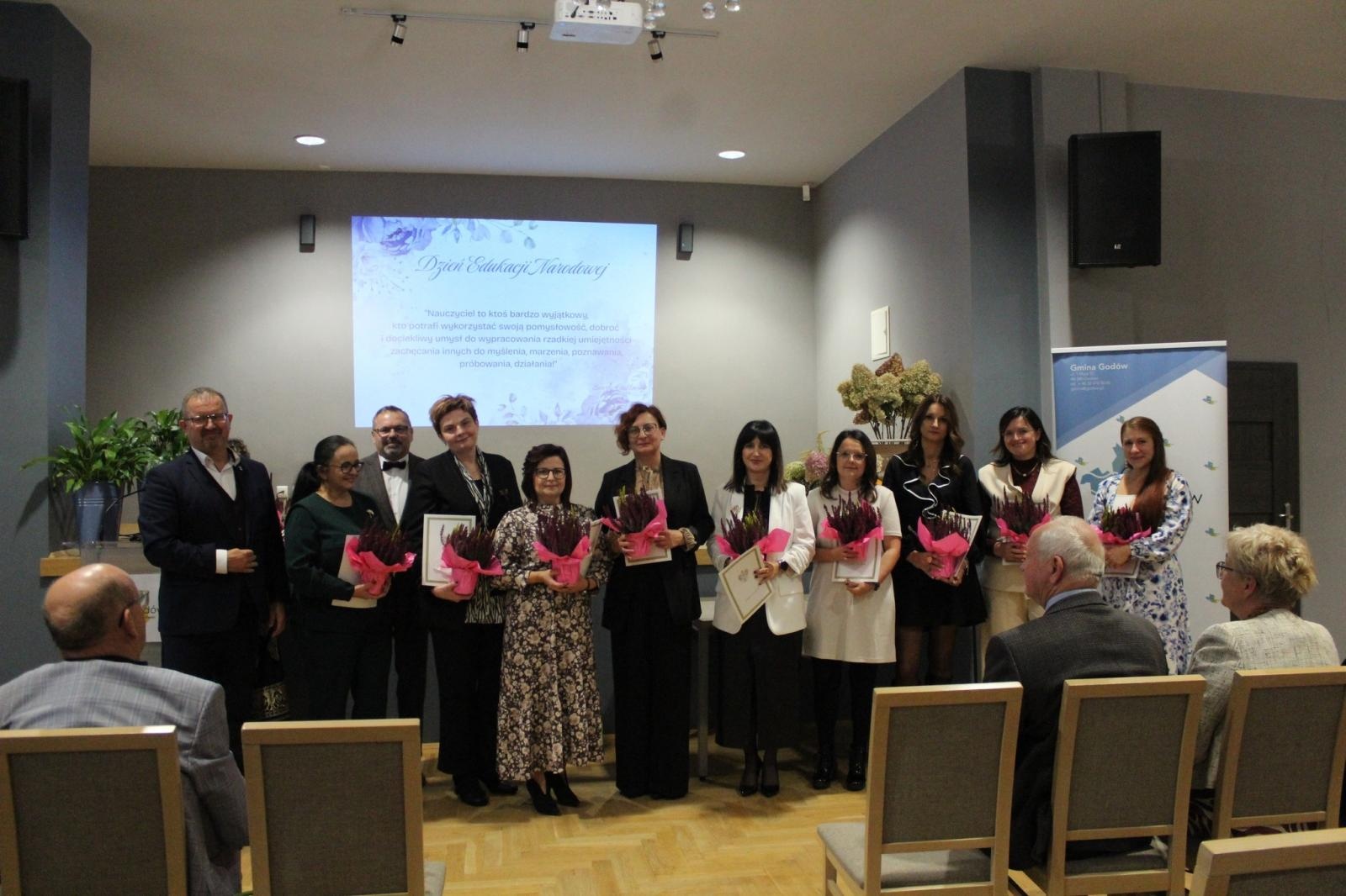 Zdjęcie w galerii na portalu naszwodzislaw.com: Dzień Edukacji Narodowej w Gminie Godów [FOTO] wiadomości z regionu