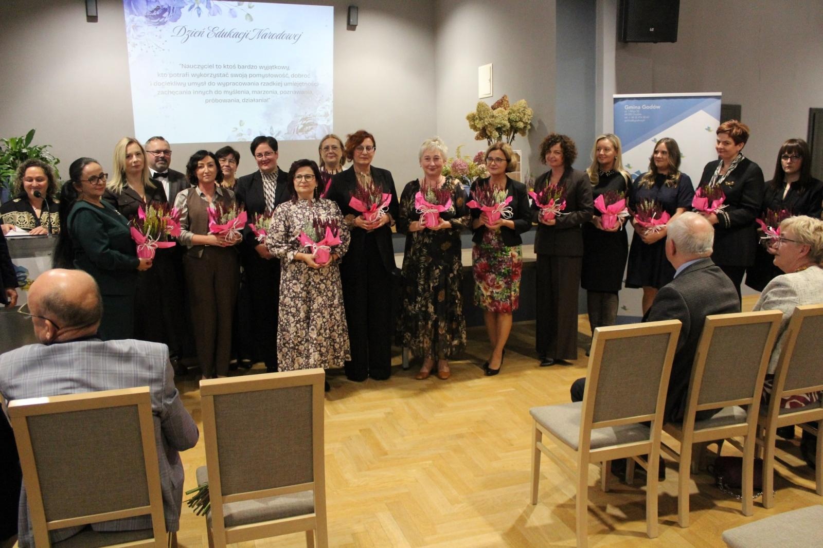 Zdjęcie w galerii na portalu naszwodzislaw.com: Dzień Edukacji Narodowej w Gminie Godów [FOTO] wiadomości z regionu