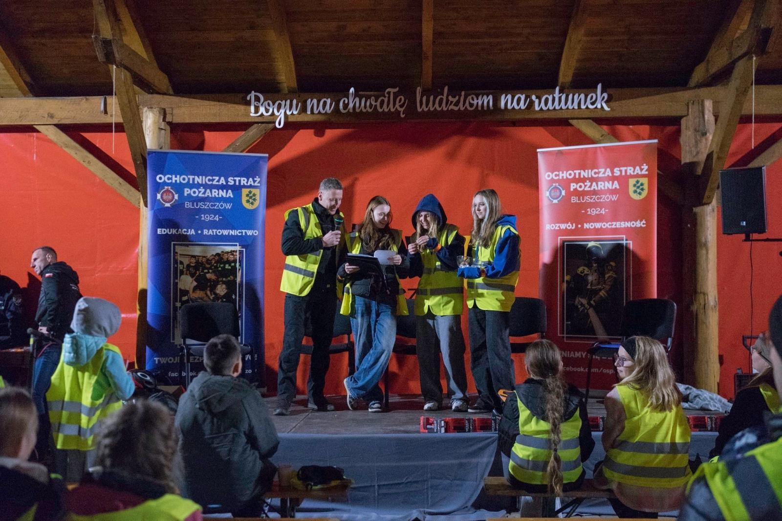 Zdjęcie w galerii na portalu naszwodzislaw.com: Edukacja i bezpieczeństwo w służbie społeczności. Jesienna akcja w Bluszczowie [FOTO] wiadomości z regionu