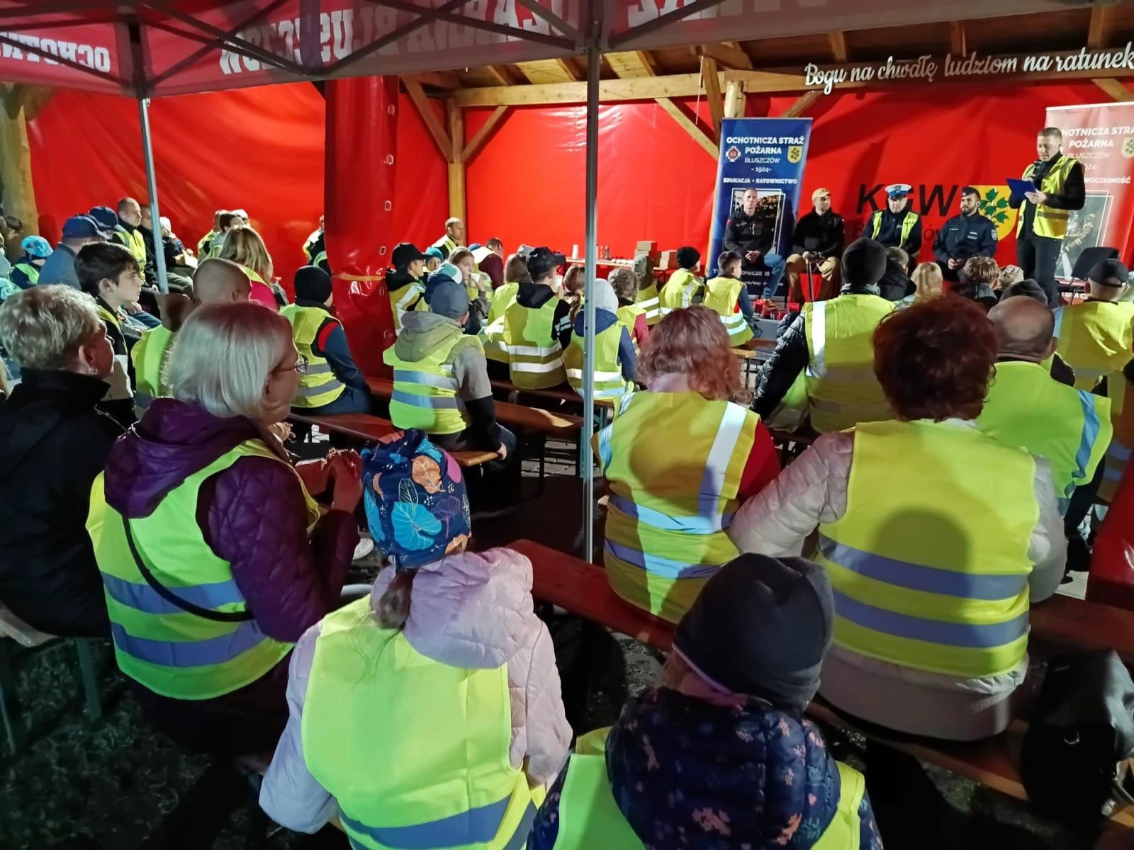 Zdjęcie w galerii na portalu naszwodzislaw.com: Edukacja i bezpieczeństwo w służbie społeczności. Jesienna akcja w Bluszczowie [FOTO] wiadomości z regionu