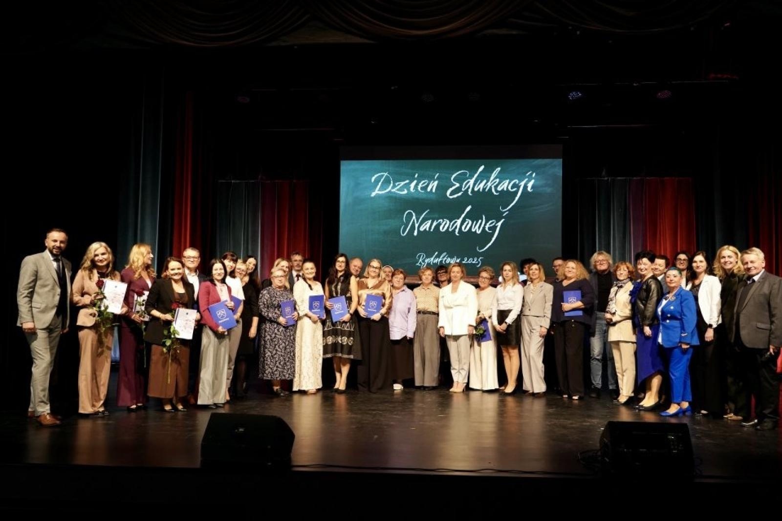 Zdjęcie w galerii na portalu naszwodzislaw.com: Oświatowe święto w Rydułtowach [FOTO] wiadomości z regionu