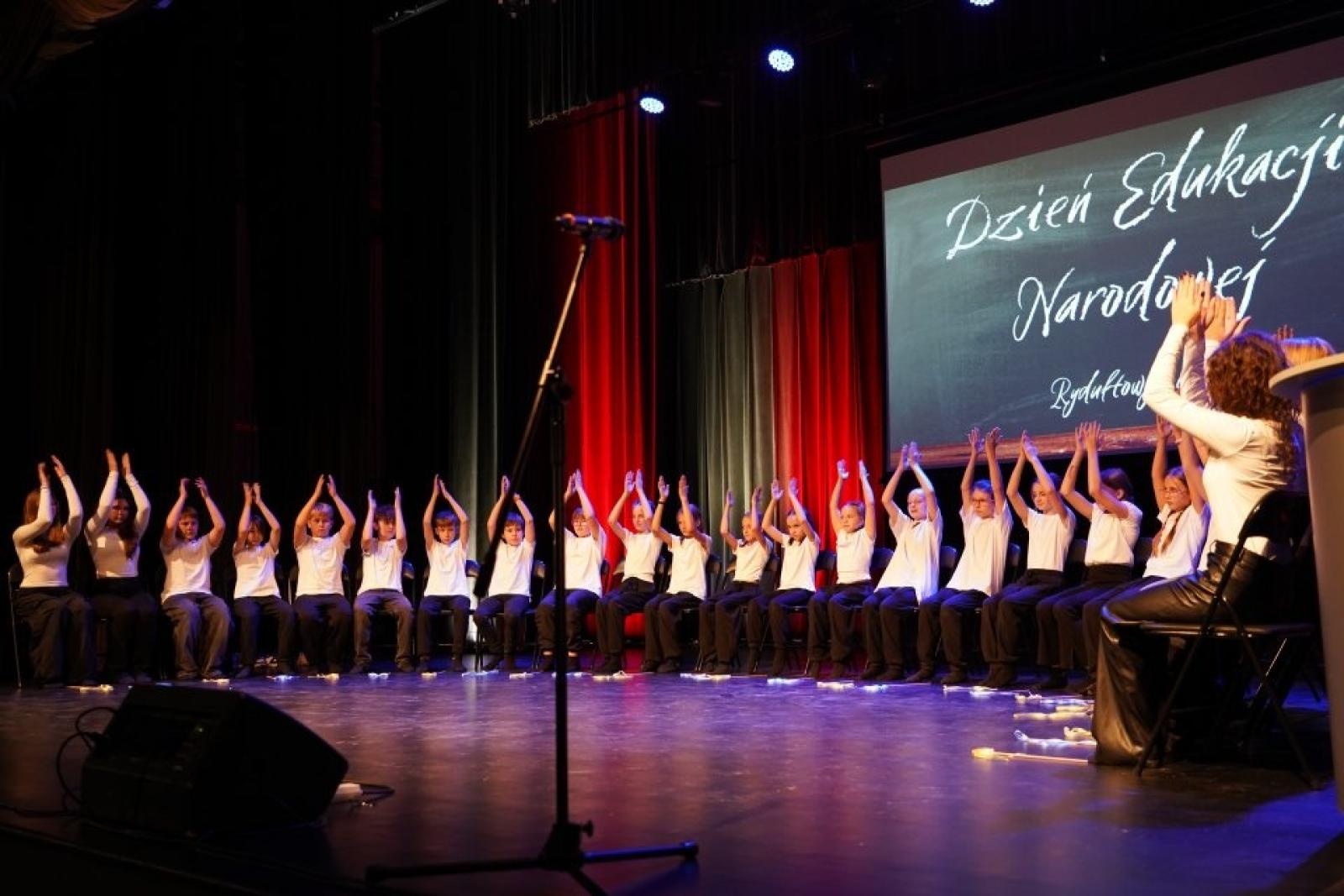 Zdjęcie w galerii na portalu naszwodzislaw.com: Oświatowe święto w Rydułtowach [FOTO] wiadomości z regionu