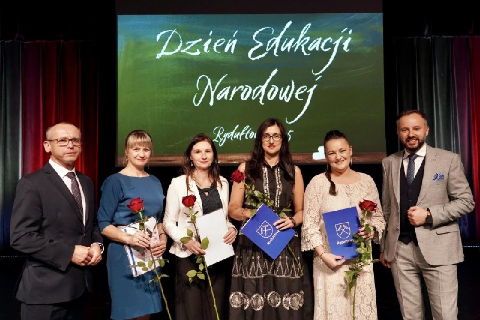 Zdjęcie w galerii na portalu naszwodzislaw.com: Oświatowe święto w Rydułtowach [FOTO] wiadomości z regionu