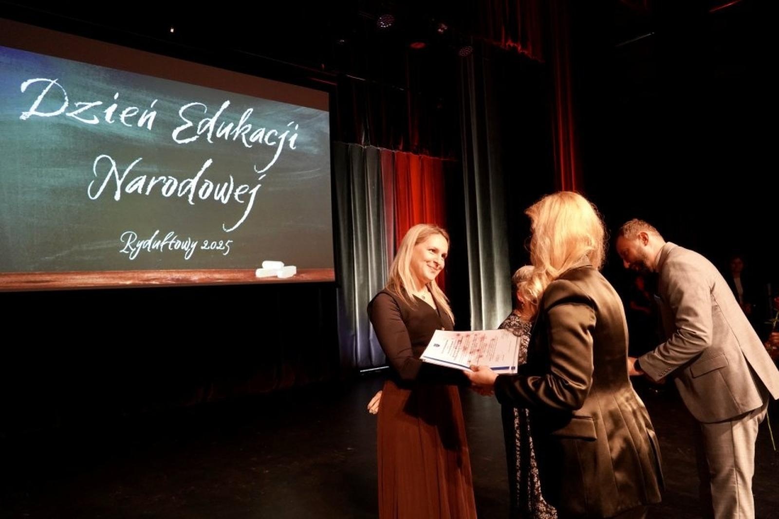 Zdjęcie w galerii na portalu naszwodzislaw.com: Oświatowe święto w Rydułtowach [FOTO] wiadomości z regionu