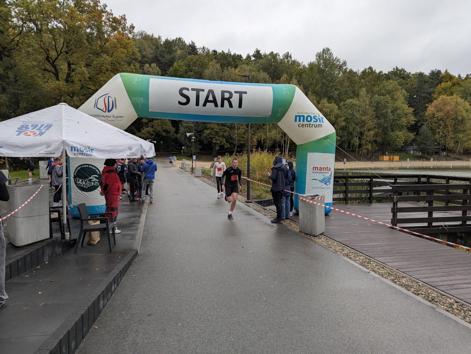 Zdjęcie w galerii na portalu naszwodzislaw.com: Sukces reprezentacji Zespołu Szkół Technicznych w biegach przełajowych wiadomości z regionu