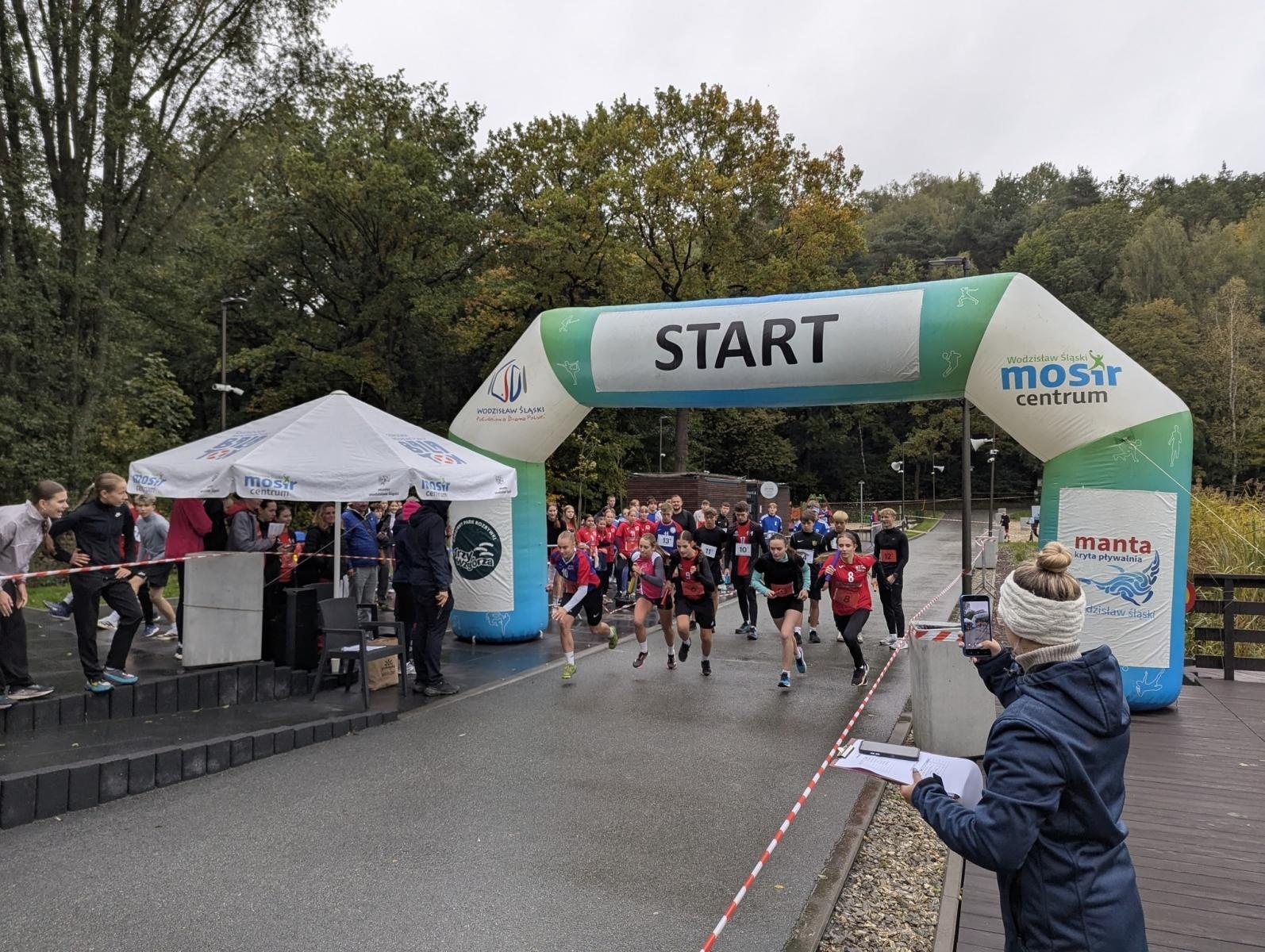 Zdjęcie w galerii na portalu naszwodzislaw.com: Sukces reprezentacji Zespołu Szkół Technicznych w biegach przełajowych wiadomości z regionu