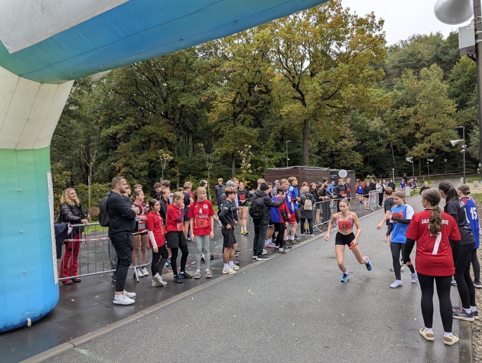 Zdjęcie w galerii na portalu naszwodzislaw.com: Sukces reprezentacji Zespołu Szkół Technicznych w biegach przełajowych wiadomości z regionu