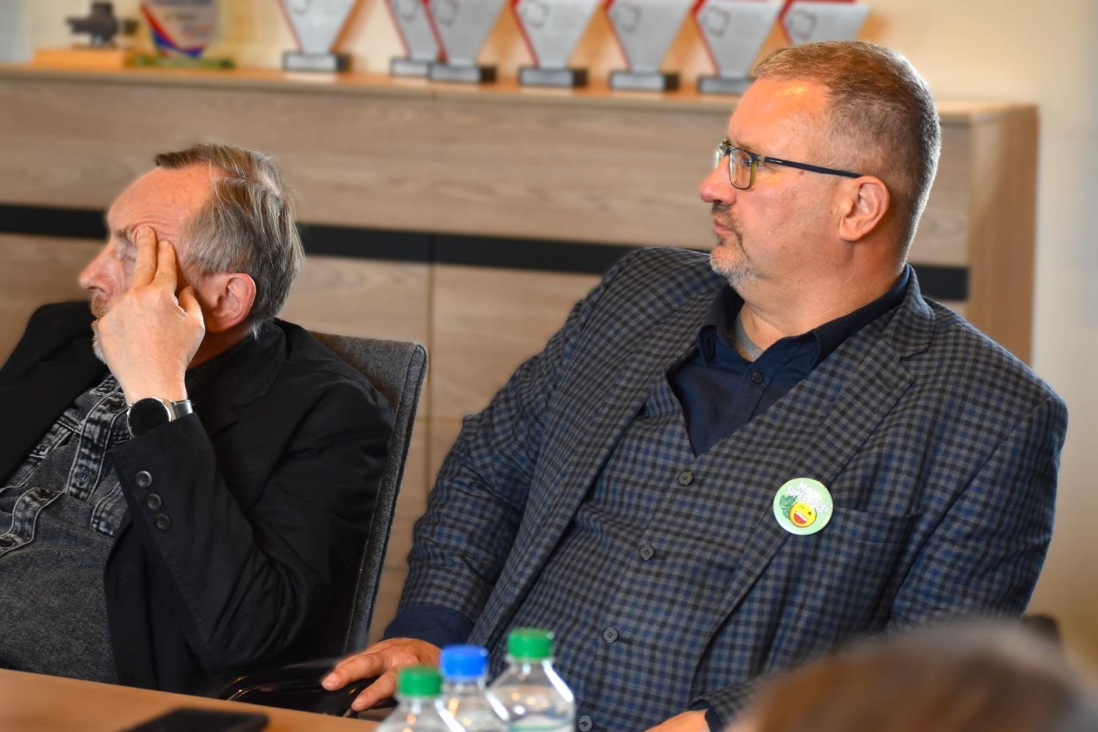 Zdjęcie w galerii na portalu naszwodzislaw.com: Konwent Miast i Gmin Powiatu Wodzisławskiego. Rozmowy o wspólnej komunikacji powiatowej wiadomości z regionu