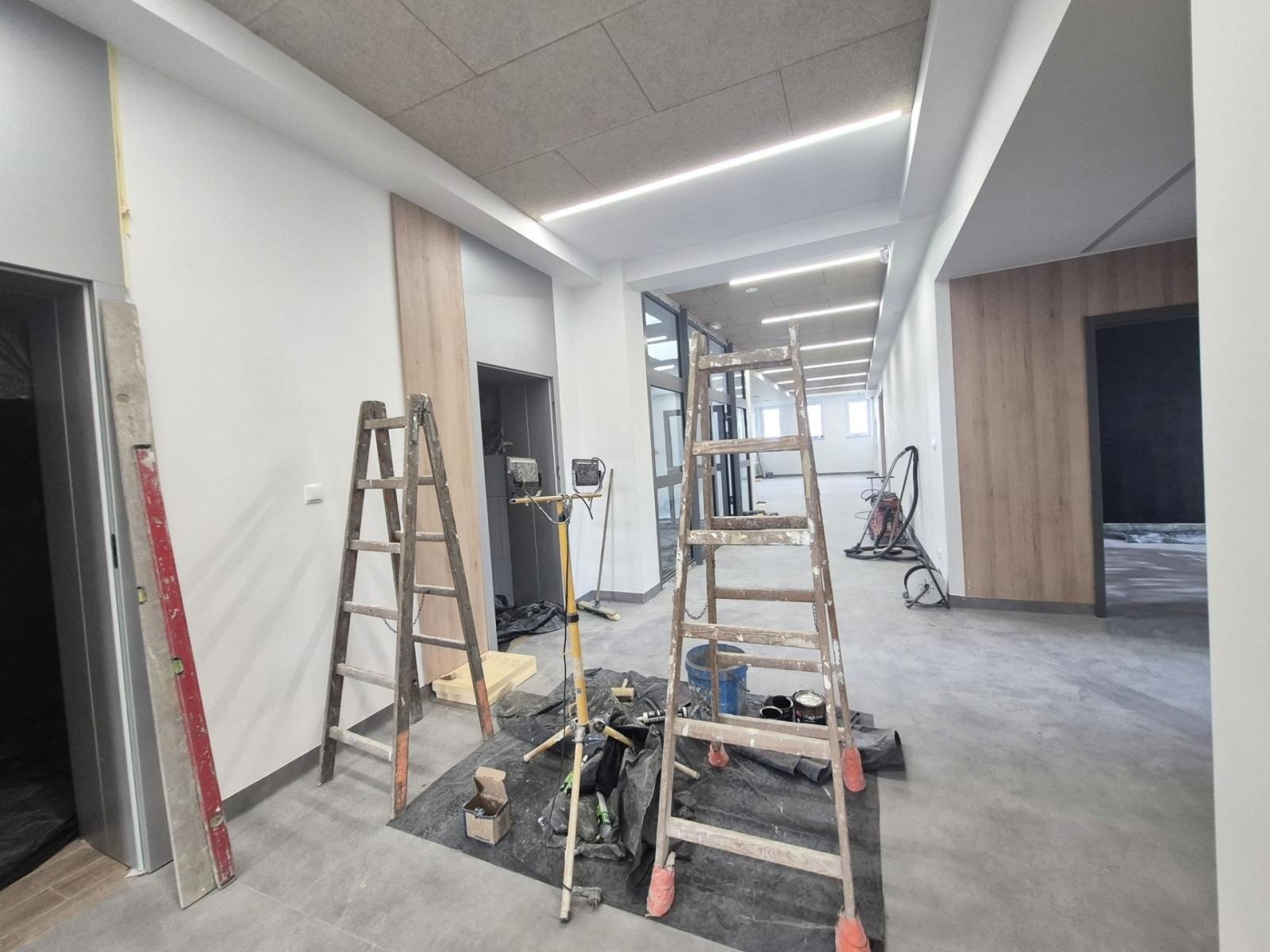 Zdjęcie w galerii na portalu naszwodzislaw.com: Nowa poradnia coraz bliżej. Trwają prace wykończeniowe wiadomości z regionu