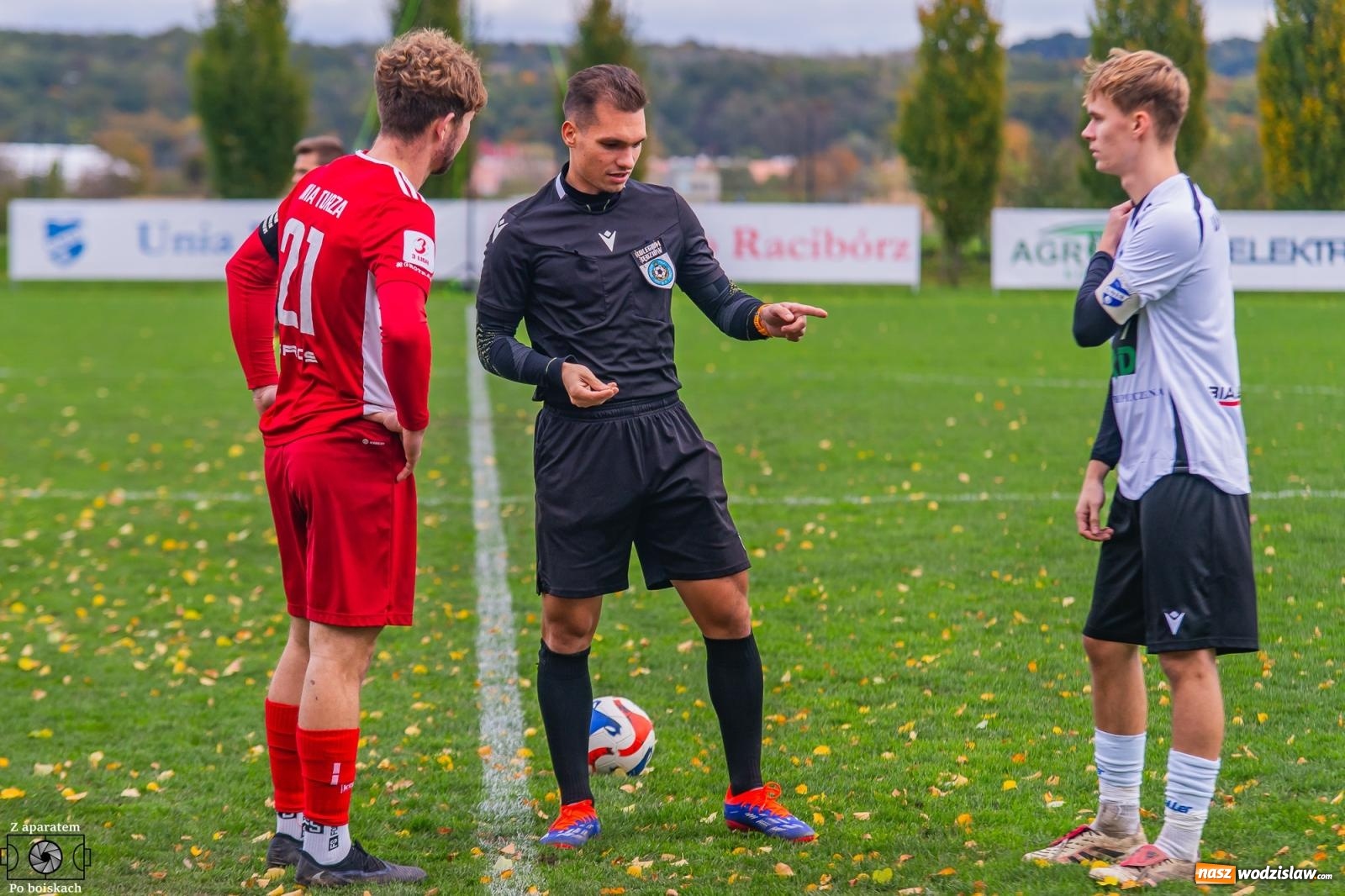 Zdjęcie w galerii na portalu naszwodzislaw.com: Klasa okręgowa: Pojedynek imienniczek na remis [FOTO] wiadomości z regionu
