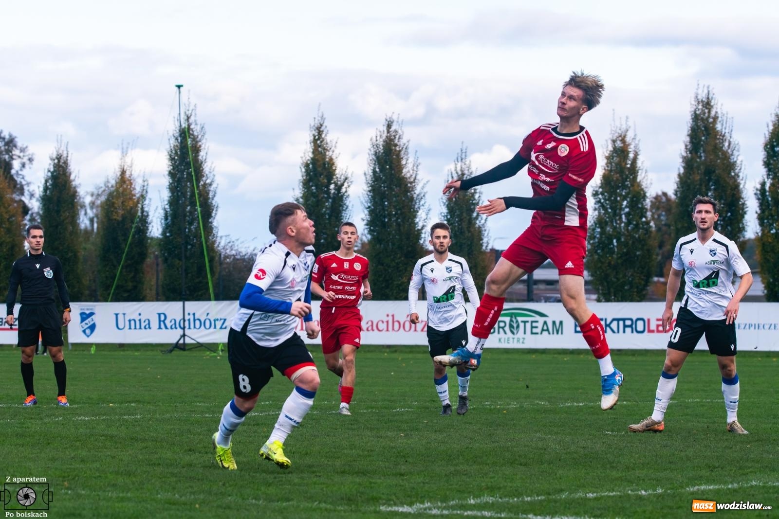 Zdjęcie w galerii na portalu naszwodzislaw.com: Klasa okręgowa: Pojedynek imienniczek na remis [FOTO] wiadomości z regionu