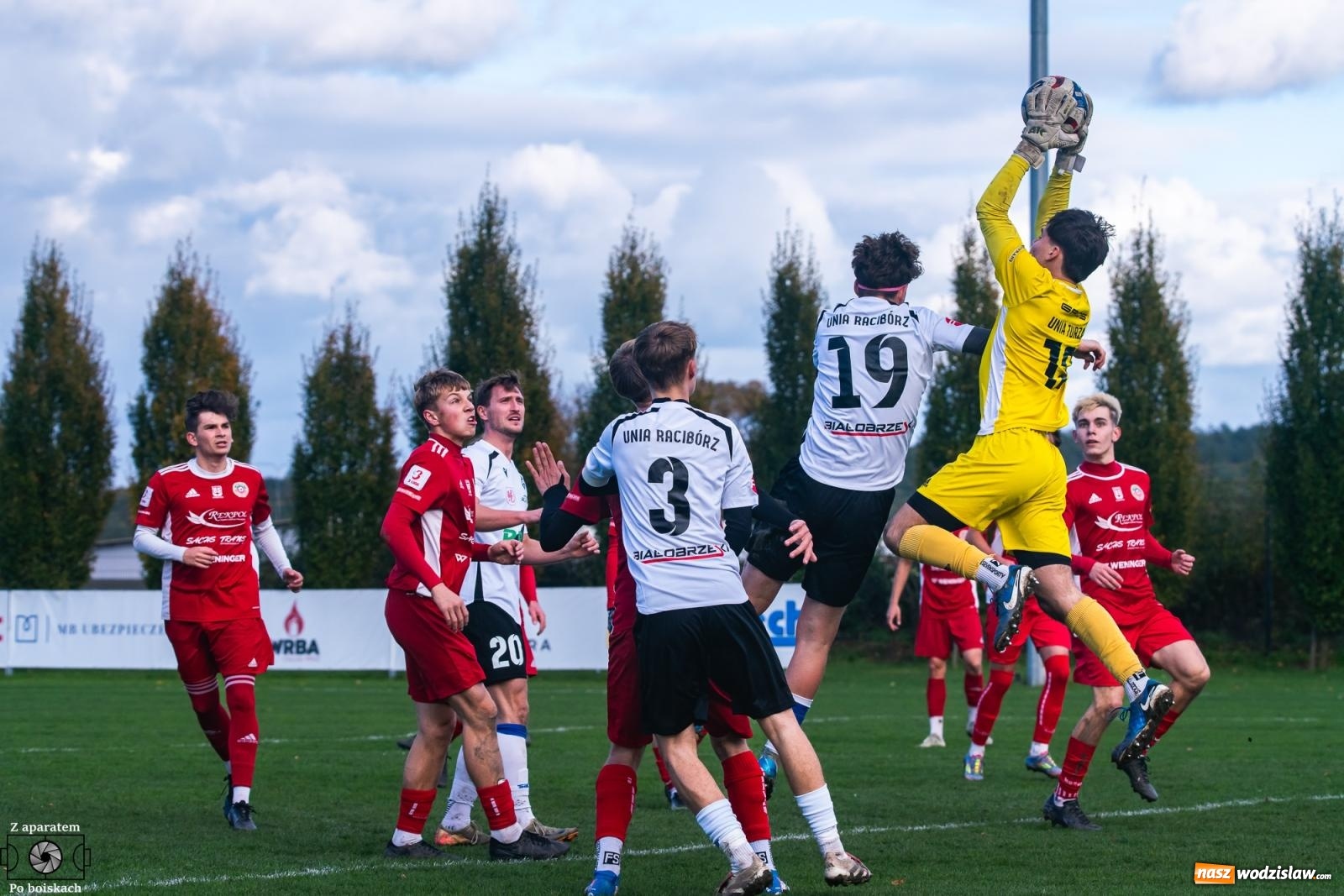 Zdjęcie w galerii na portalu naszwodzislaw.com: Klasa okręgowa: Pojedynek imienniczek na remis [FOTO] wiadomości z regionu