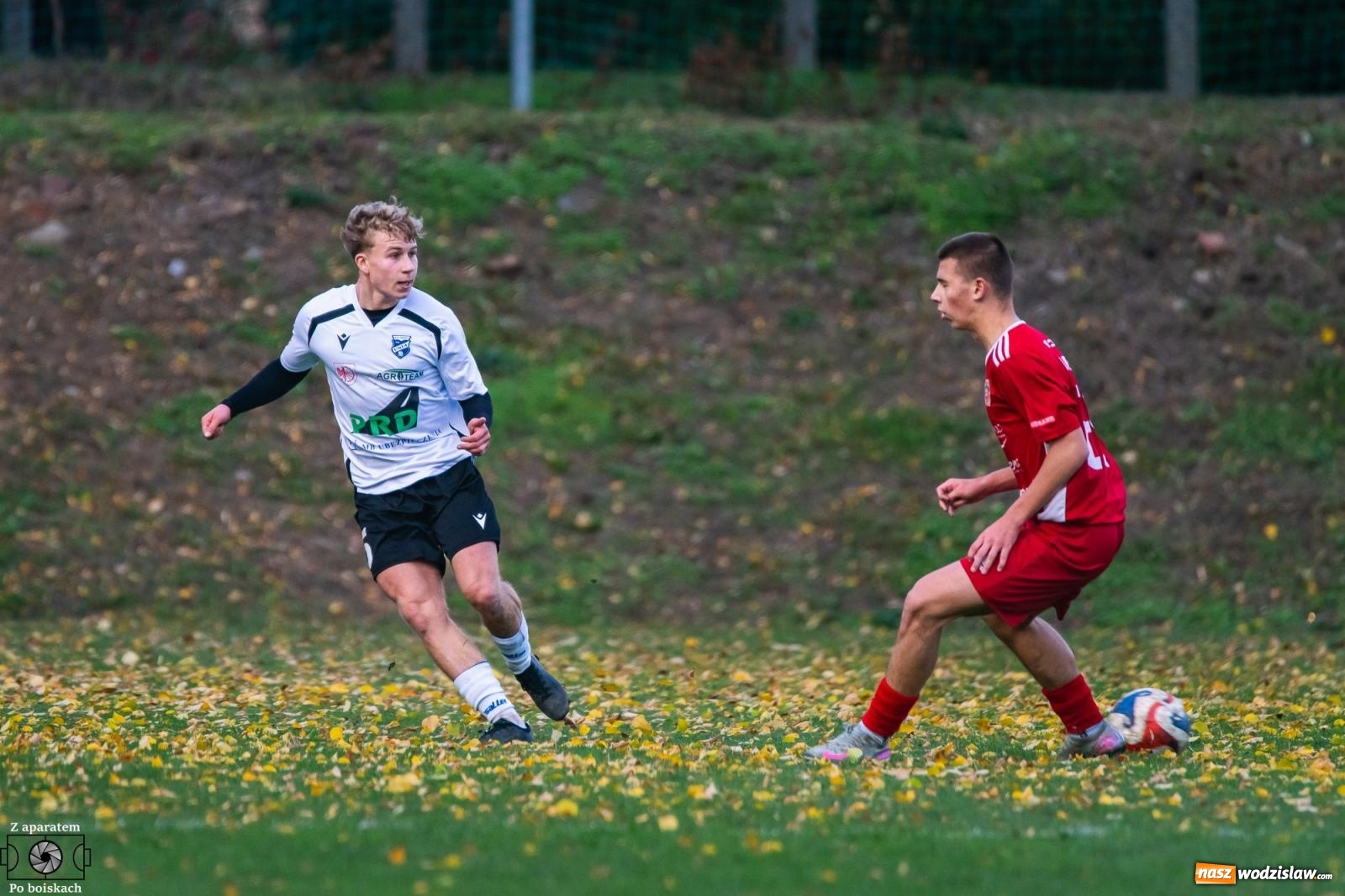 Zdjęcie w galerii na portalu naszwodzislaw.com: Klasa okręgowa: Pojedynek imienniczek na remis [FOTO] wiadomości z regionu