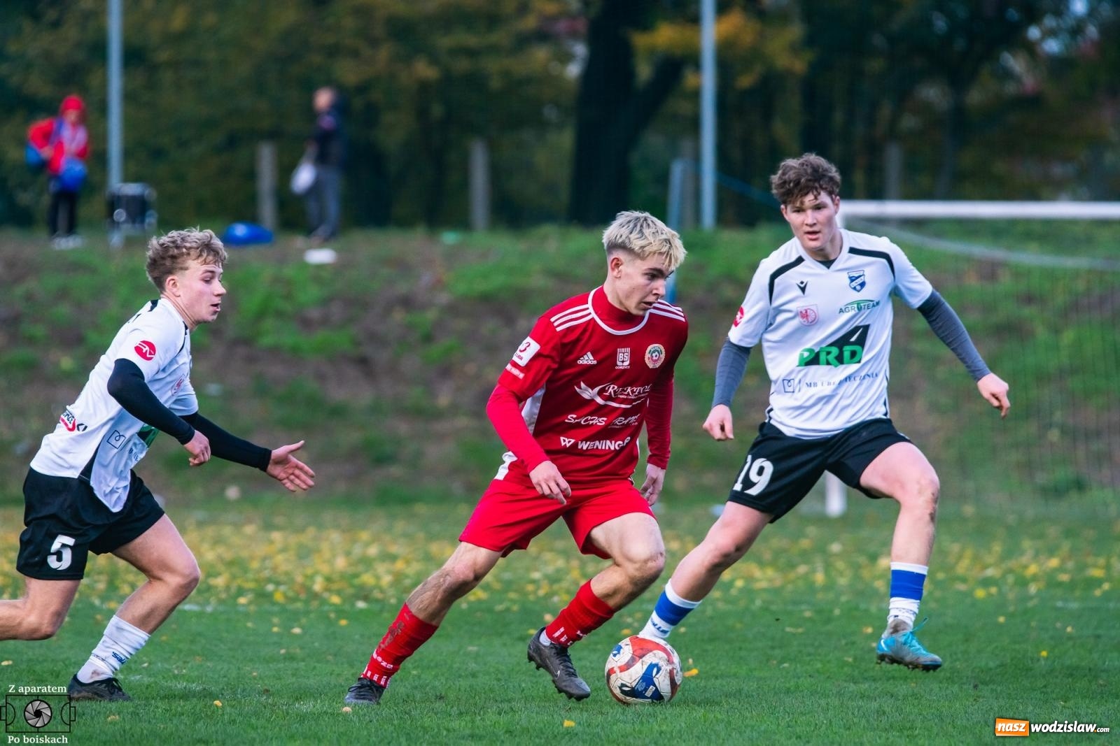 Zdjęcie w galerii na portalu naszwodzislaw.com: Klasa okręgowa: Pojedynek imienniczek na remis [FOTO] wiadomości z regionu