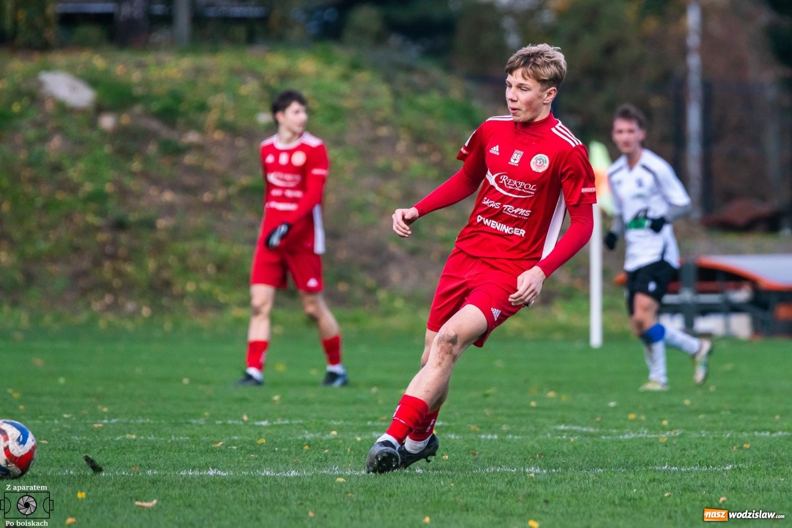 Zdjęcie w galerii na portalu naszwodzislaw.com: Klasa okręgowa: Pojedynek imienniczek na remis [FOTO] wiadomości z regionu