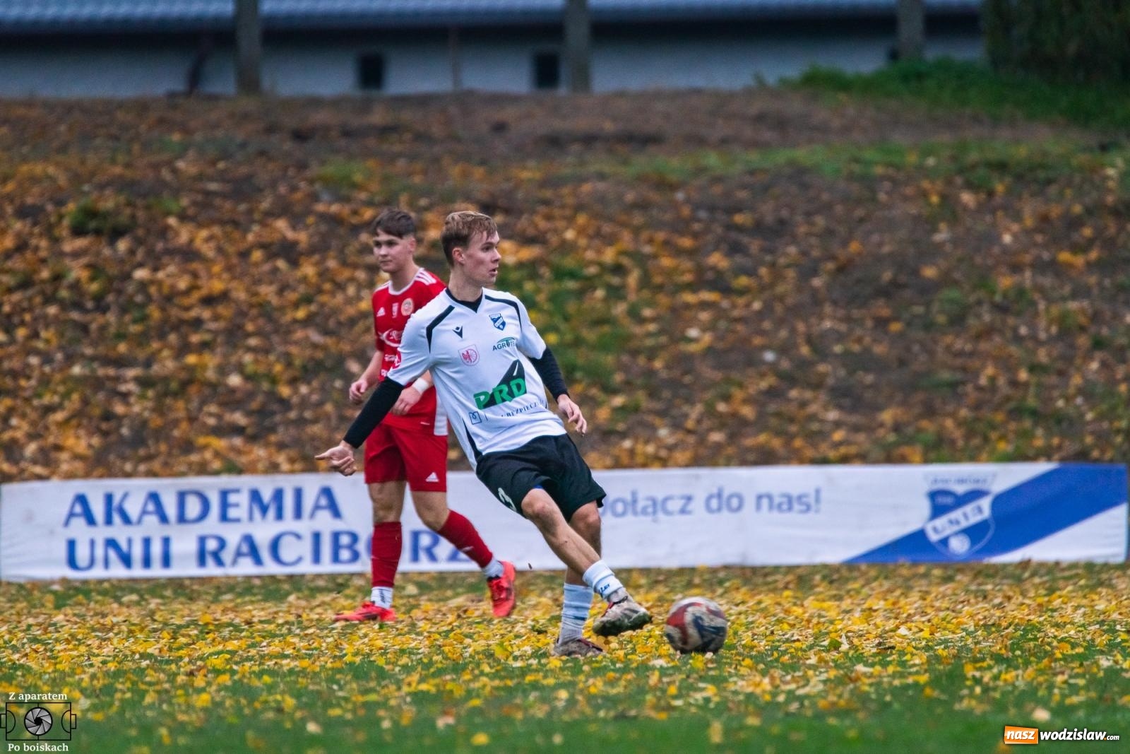 Zdjęcie w galerii na portalu naszwodzislaw.com: Klasa okręgowa: Pojedynek imienniczek na remis [FOTO] wiadomości z regionu