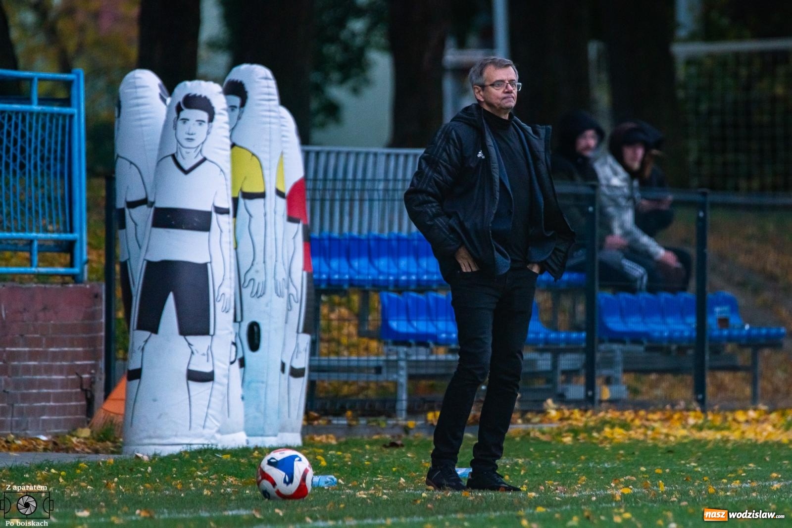 Zdjęcie w galerii na portalu naszwodzislaw.com: Klasa okręgowa: Pojedynek imienniczek na remis [FOTO] wiadomości z regionu