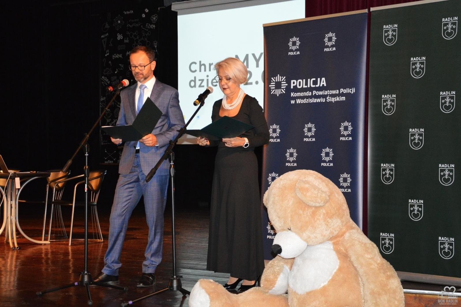 Zdjęcie w galerii na portalu naszwodzislaw.com: ChrońMY Dzieci 2.0. O bezpieczeństwie dzieci podczas konferencji w Radlinie wiadomości z regionu