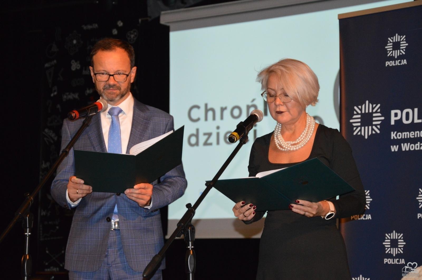 Zdjęcie w galerii na portalu naszwodzislaw.com: ChrońMY Dzieci 2.0. O bezpieczeństwie dzieci podczas konferencji w Radlinie wiadomości z regionu