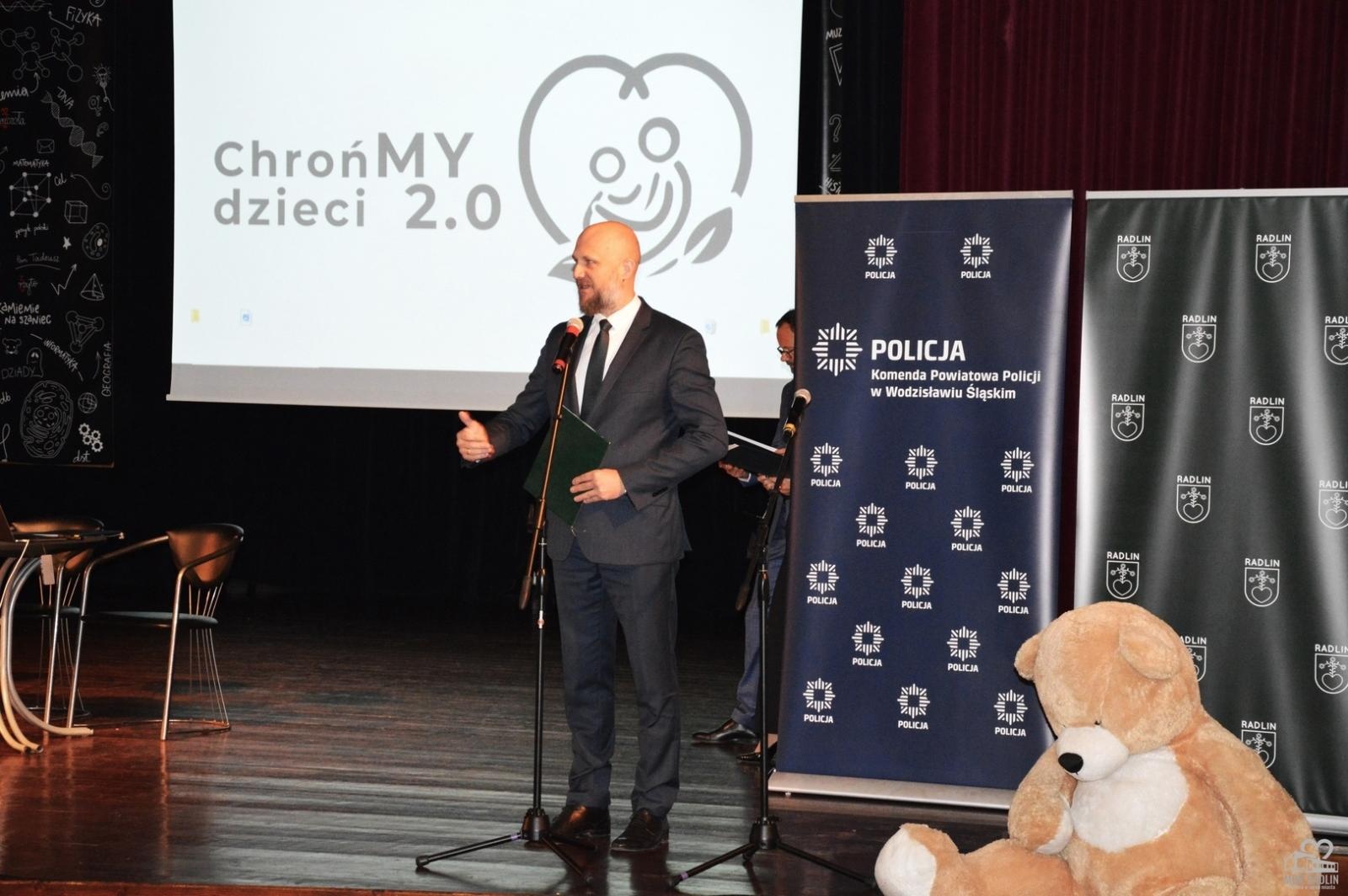 Zdjęcie w galerii na portalu naszwodzislaw.com: ChrońMY Dzieci 2.0. O bezpieczeństwie dzieci podczas konferencji w Radlinie wiadomości z regionu