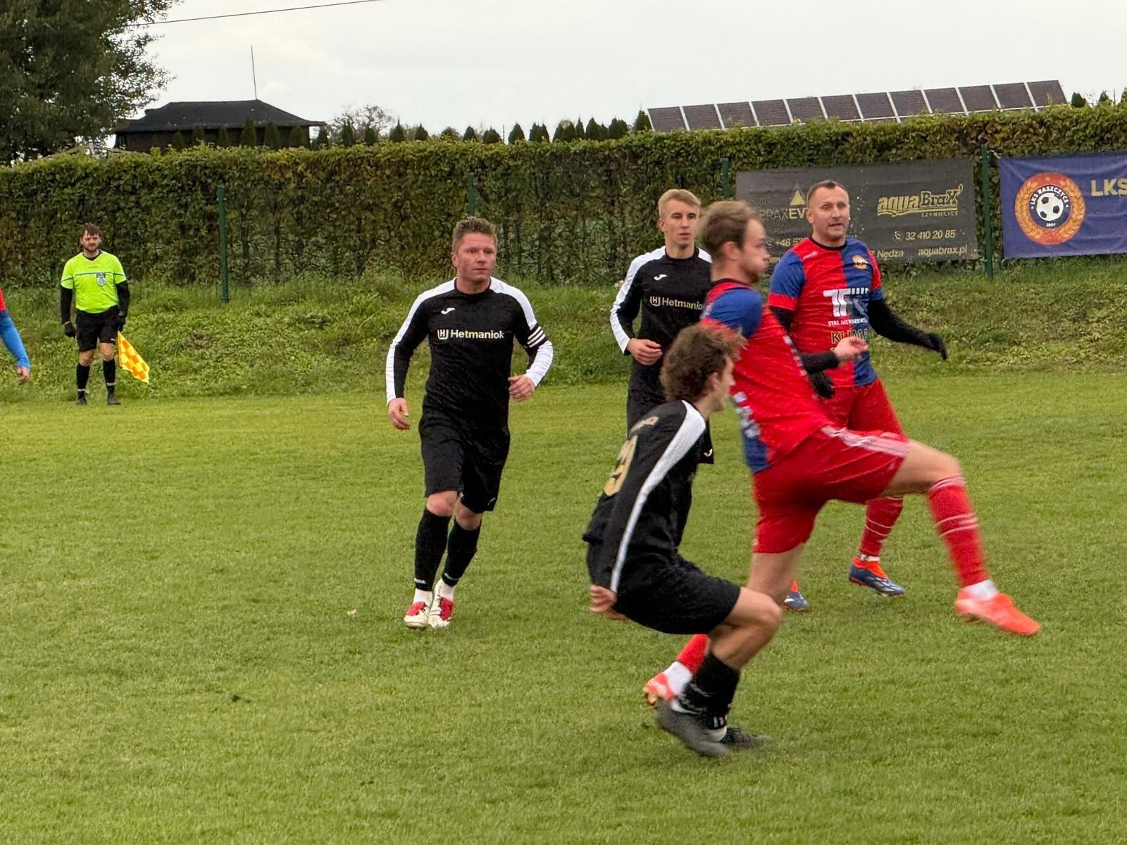 Zdjęcie w galerii na portalu naszwodzislaw.com: Rozwój Bełsznica bez punktów w Raszczycach wiadomości z regionu