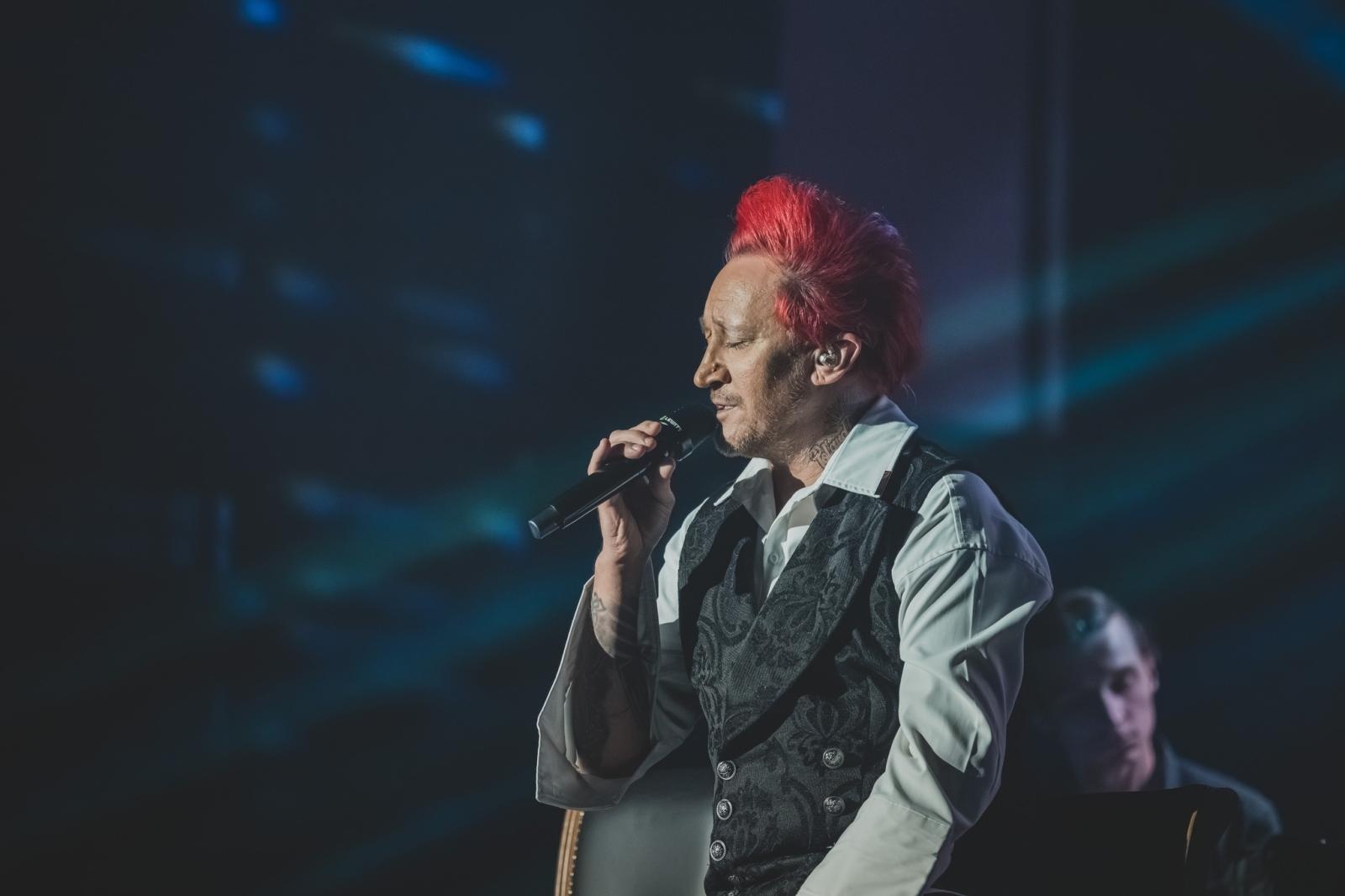 Zdjęcie w galerii na portalu naszwodzislaw.com: Michał Wiśniewski zabrał wodzisławian w muzyczną podróż [FOTO] wiadomości z regionu