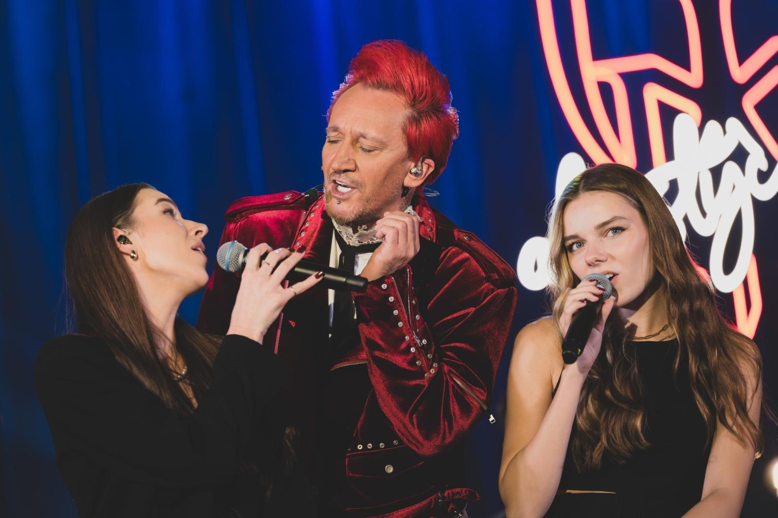 Zdjęcie w galerii na portalu naszwodzislaw.com: Michał Wiśniewski zabrał wodzisławian w muzyczną podróż [FOTO] wiadomości z regionu