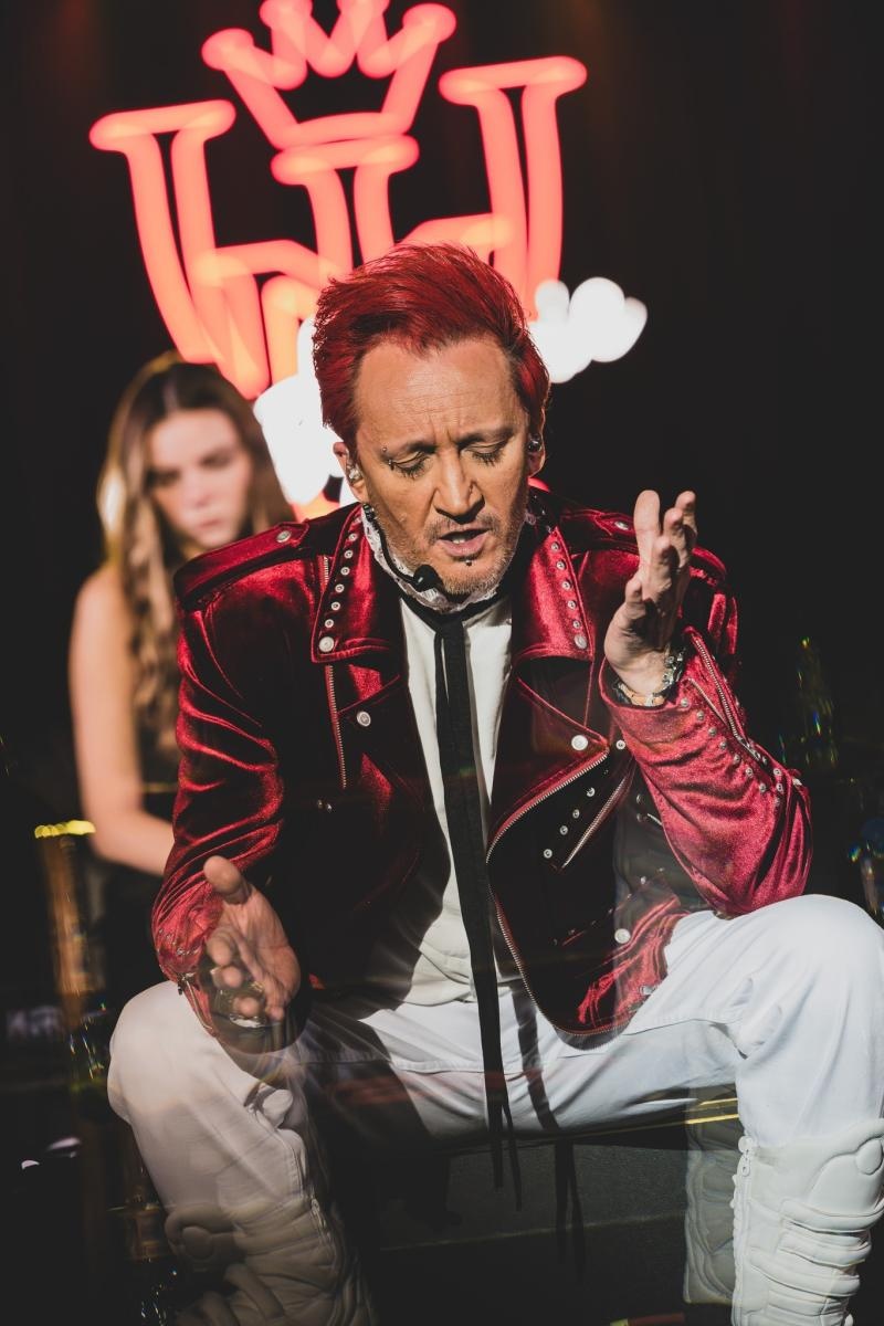 Zdjęcie w galerii na portalu naszwodzislaw.com: Michał Wiśniewski zabrał wodzisławian w muzyczną podróż [FOTO] wiadomości z regionu