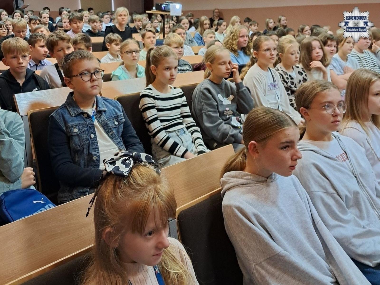 Zdjęcie w galerii na portalu naszwodzislaw.com: O bezpieczeństwie w ruchu drogowym w szkole w Marklowicach wiadomości z regionu