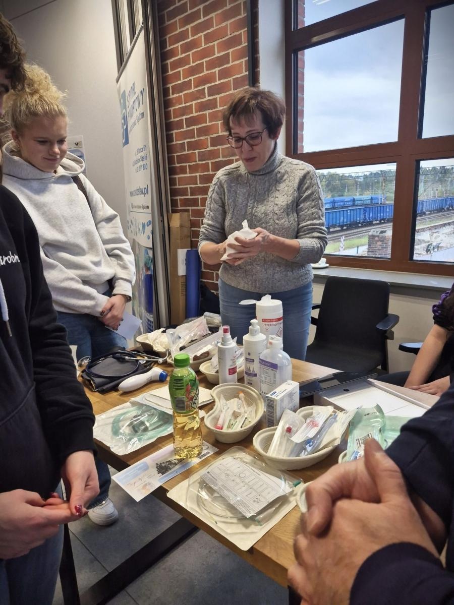 Zdjęcie w galerii na portalu naszwodzislaw.com: Stacja Relacja. Bilet do przyszłości młodych mieszkańców [FOTO] wiadomości z regionu