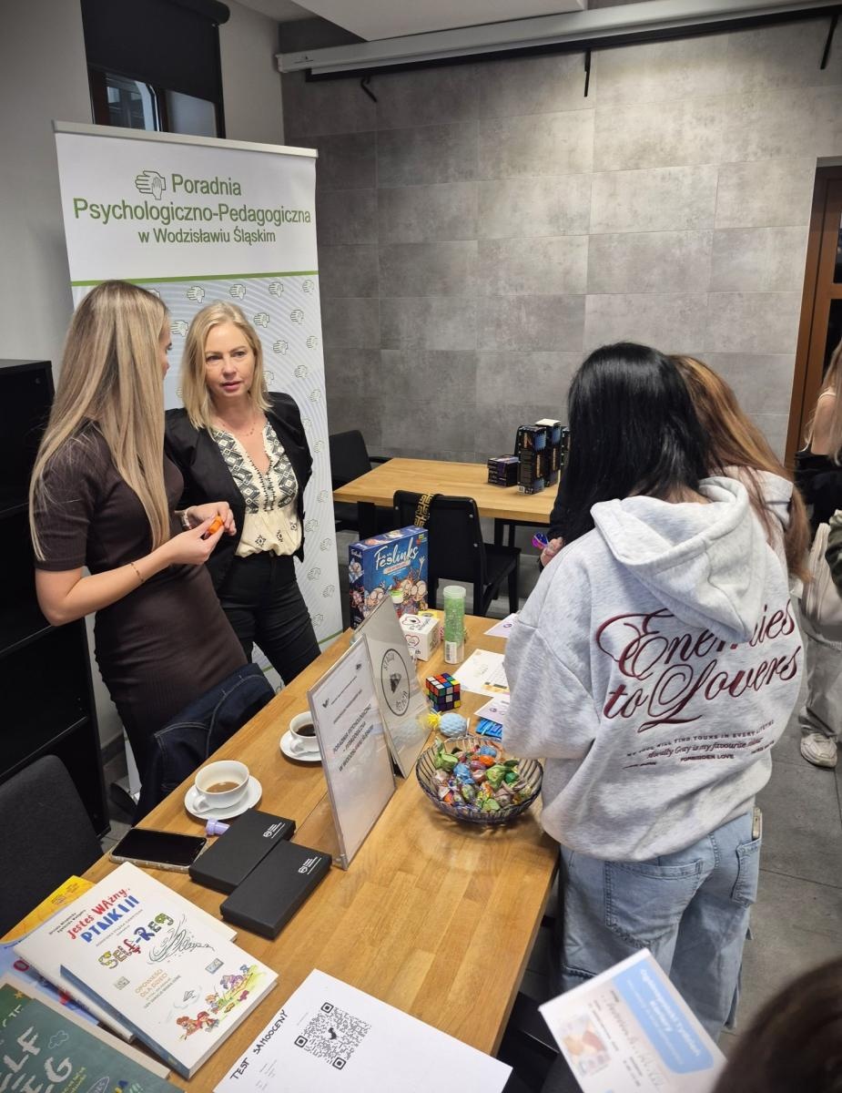 Zdjęcie w galerii na portalu naszwodzislaw.com: Stacja Relacja. Bilet do przyszłości młodych mieszkańców [FOTO] wiadomości z regionu