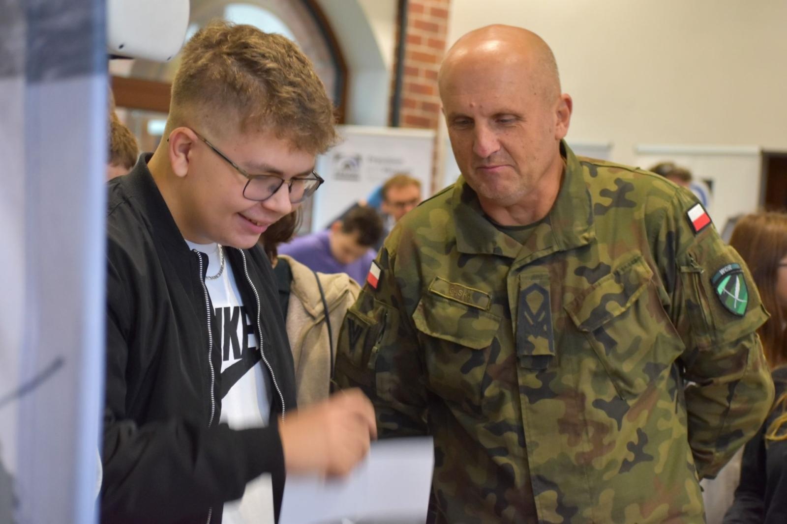 Zdjęcie w galerii na portalu naszwodzislaw.com: Stacja Relacja. Bilet do przyszłości młodych mieszkańców [FOTO] wiadomości z regionu