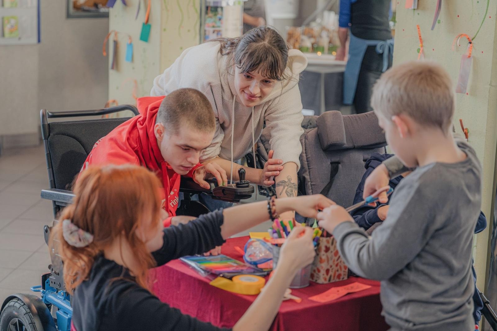 Zdjęcie w galerii na portalu naszwodzislaw.com: Ogrody Talentów rozkwitły w WCK wiadomości z regionu