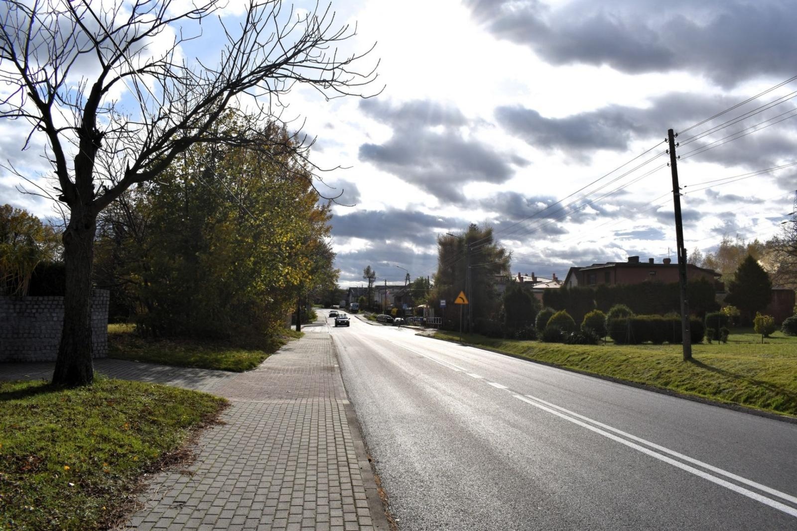 Zdjęcie w galerii na portalu naszwodzislaw.com: Ulica Wiosny Ludów w Marklowicach po remoncie wiadomości z regionu