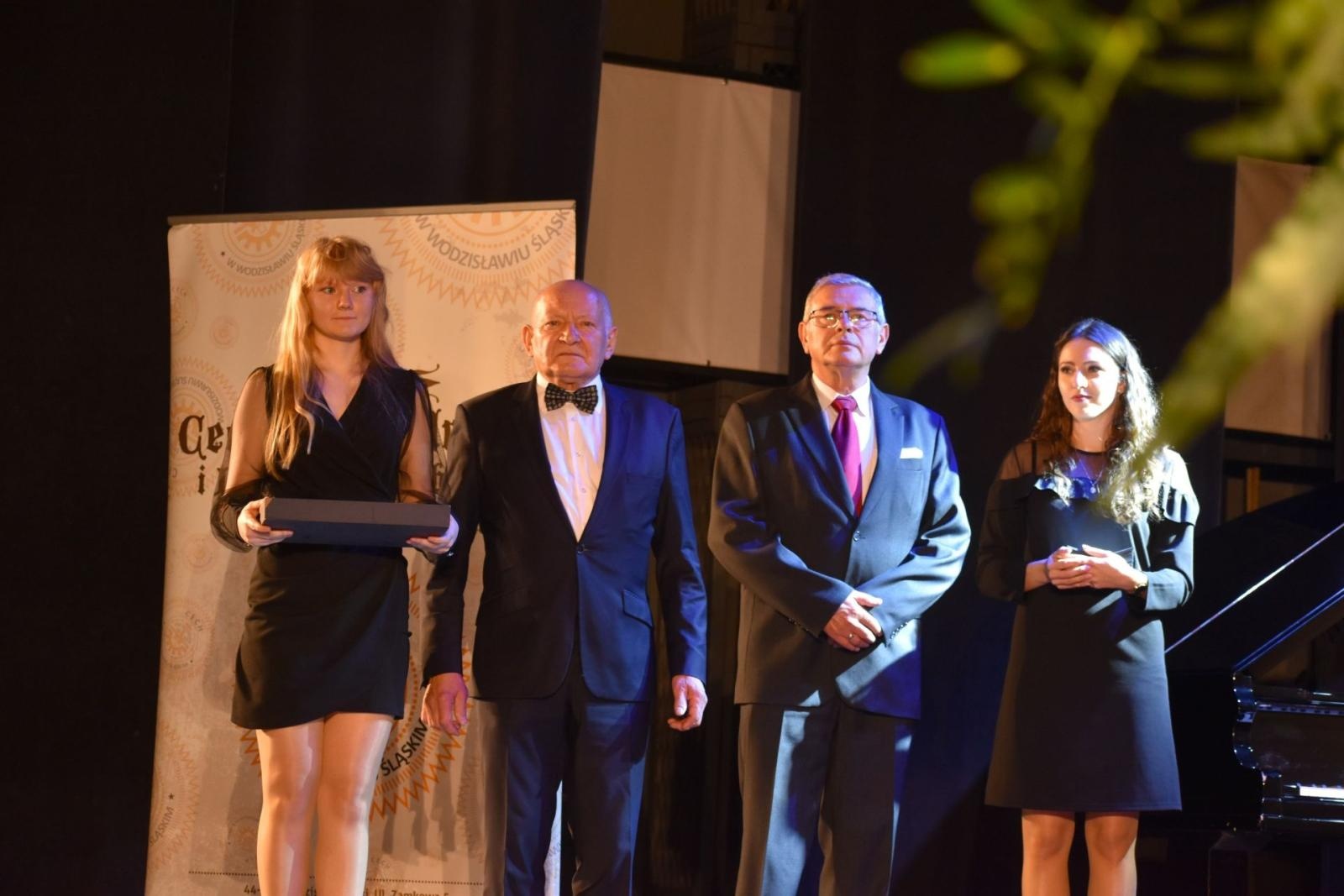 Zdjęcie w galerii na portalu naszwodzislaw.com: Zrobili pierwszy krok w stronę zawodowej przyszłości wiadomości z regionu