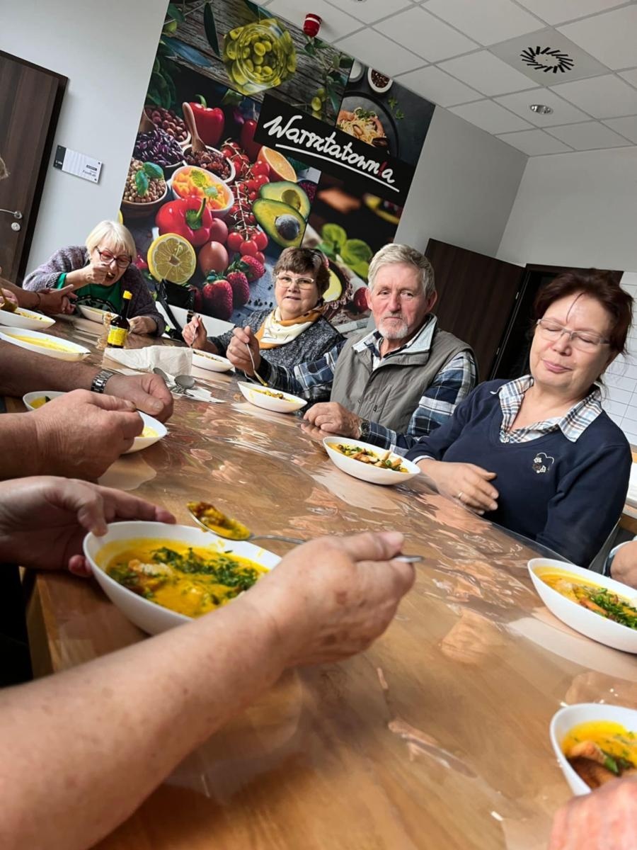 Zdjęcie w galerii na portalu naszwodzislaw.com: Jesienny aromat dyni w Warsztatowni wiadomości z regionu