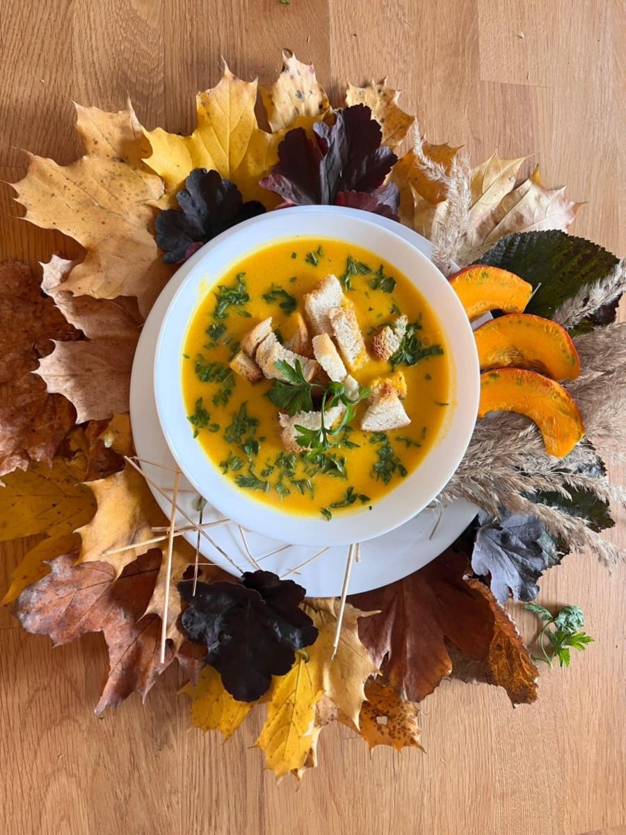 Zdjęcie w galerii na portalu naszwodzislaw.com: Jesienny aromat dyni w Warsztatowni wiadomości z regionu