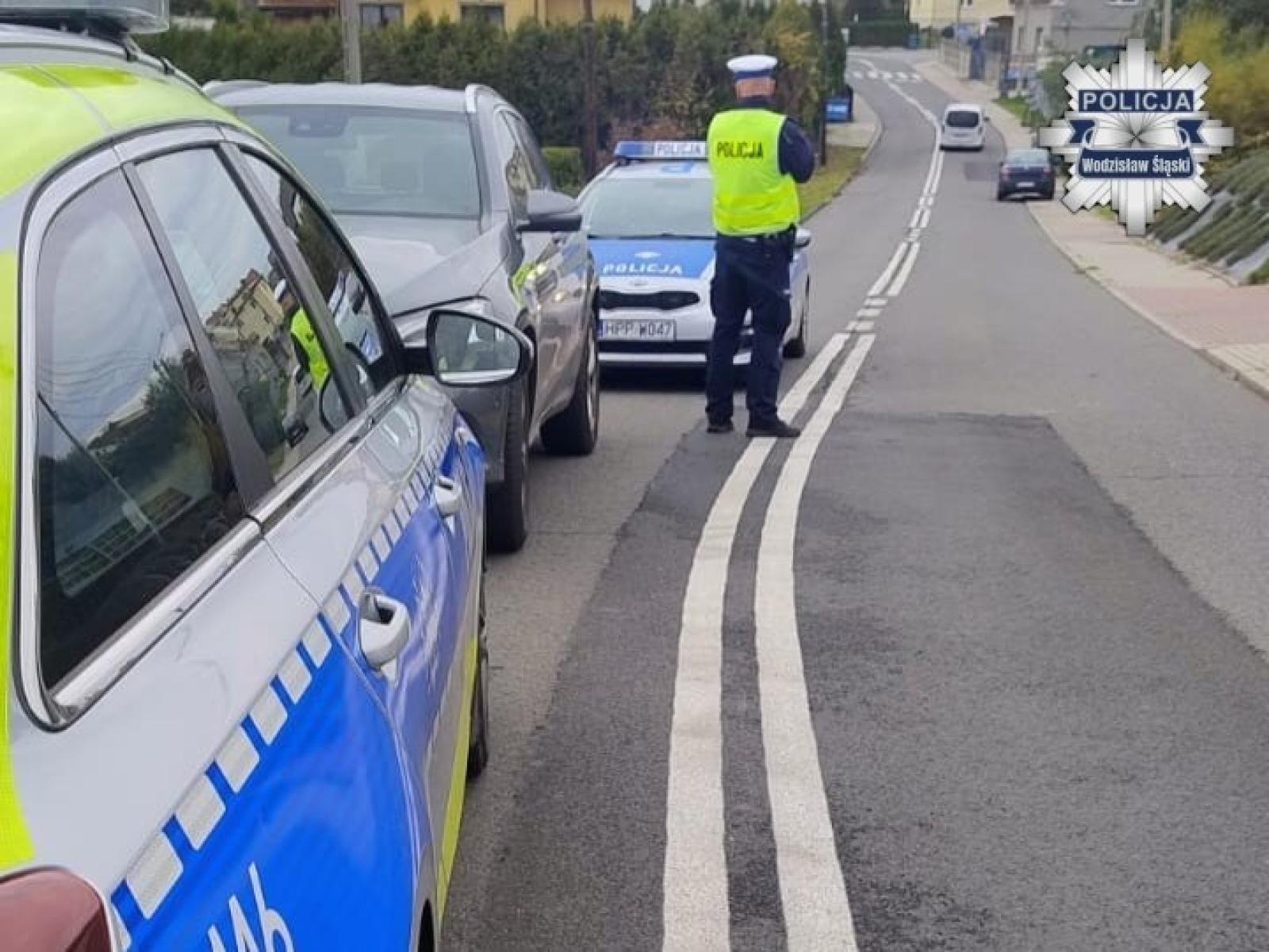 Zdjęcie w galerii na portalu naszwodzislaw.com: Krostoszowice: Pijany 20-latek spowodował kolizję wiadomości z regionu