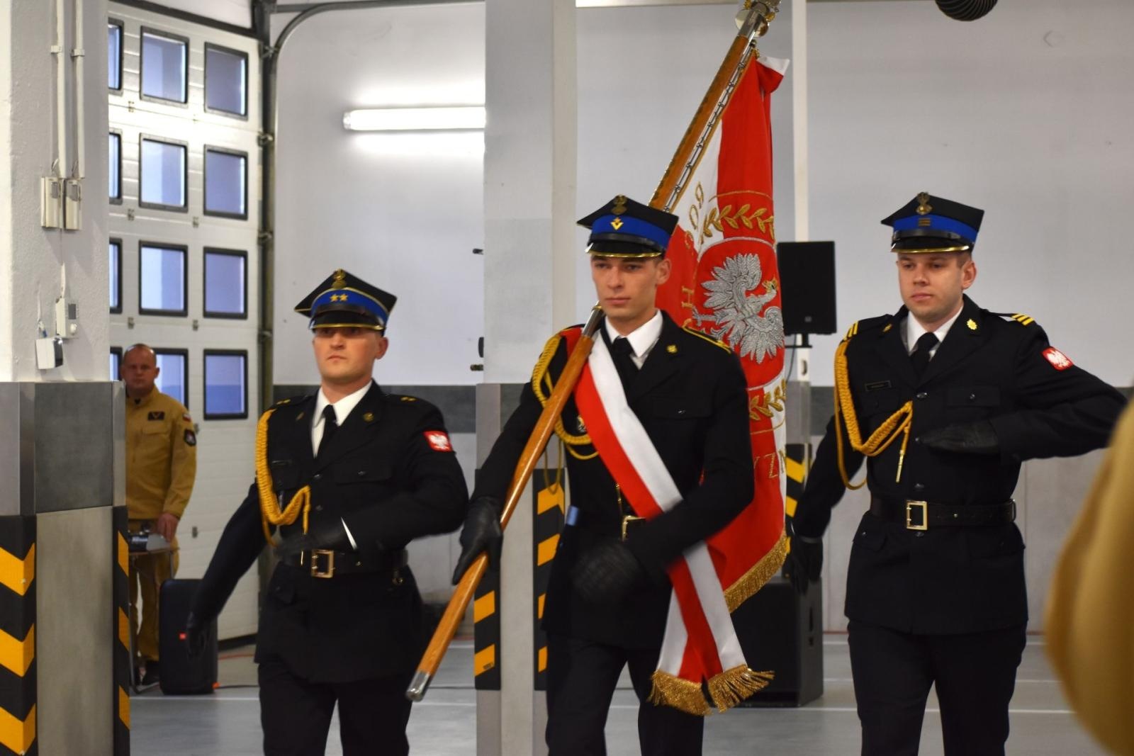 Zdjęcie w galerii na portalu naszwodzislaw.com: Bartosz Deberny zastępcą Komendanta Powiatowego PSP. Nowy dowódca JRG i awanse wiadomości z regionu