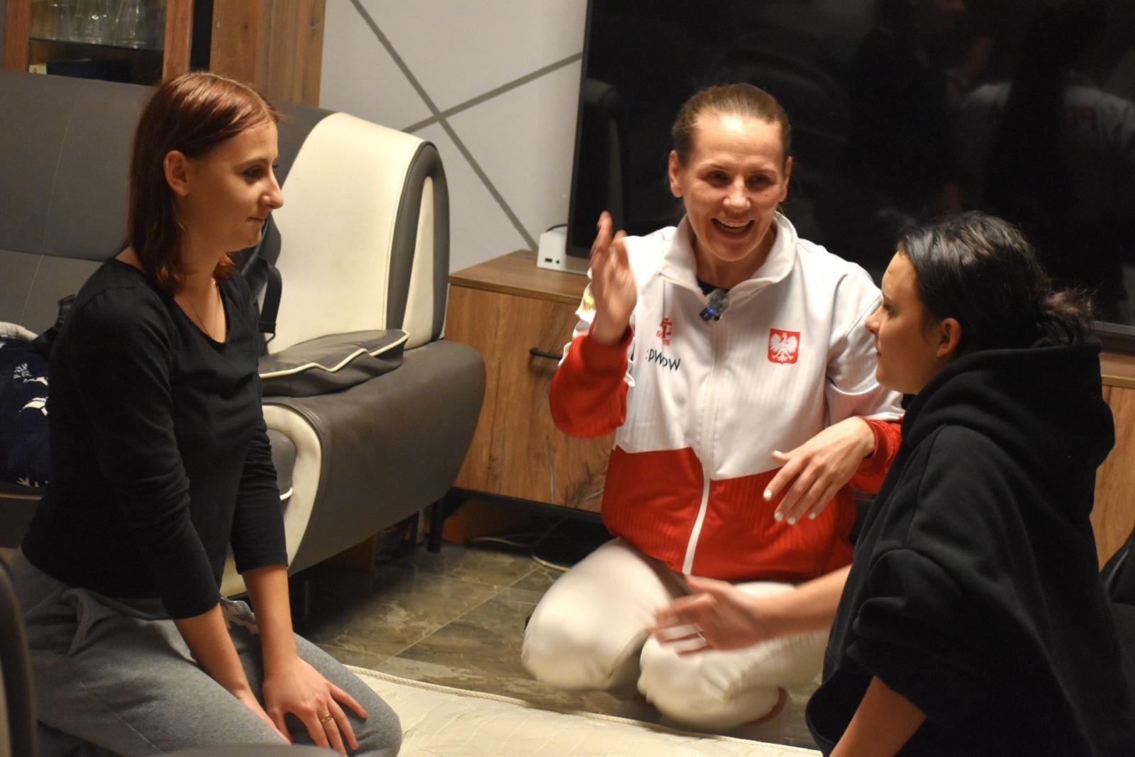 Zdjęcie w galerii na portalu naszwodzislaw.com: Sandra Pniak spędziła dzień z rodziną zastępczą wiadomości z regionu