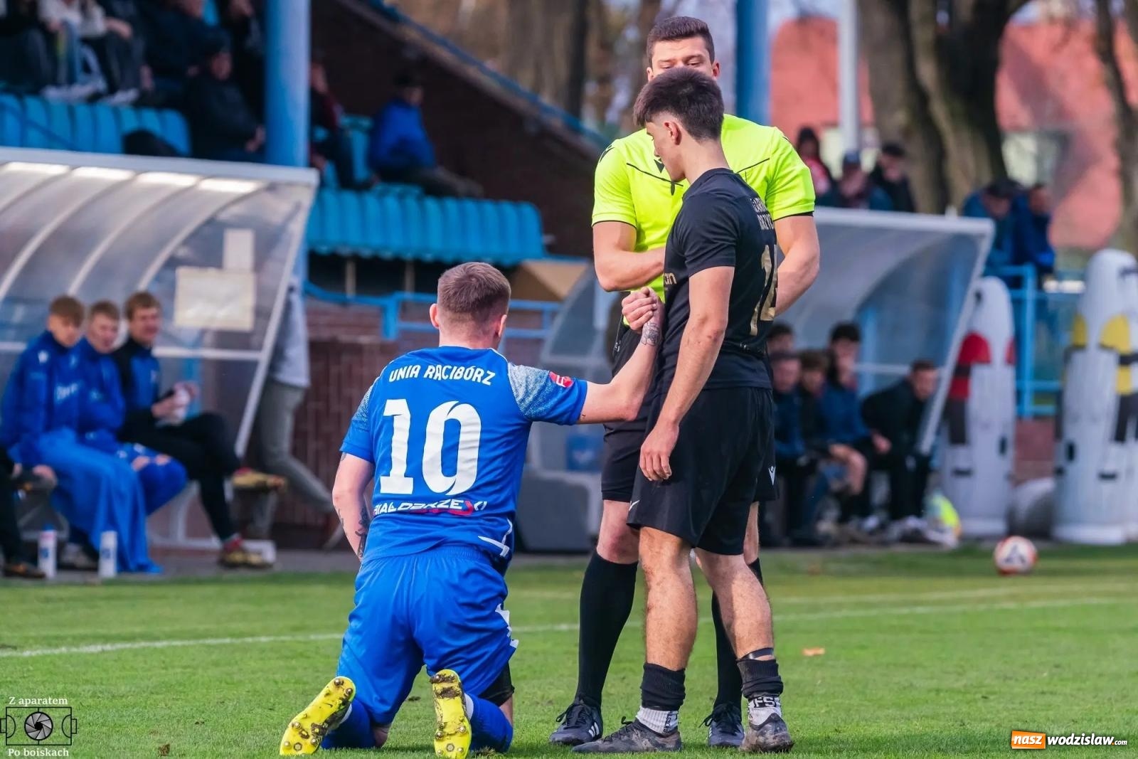 Zdjęcie w galerii na portalu naszwodzislaw.com: Unia Racibórz pokonała Czarnych Gorzyce. Przy Srebrnej polała się krew! [FOTO i WIDEO] wiadomości z regionu