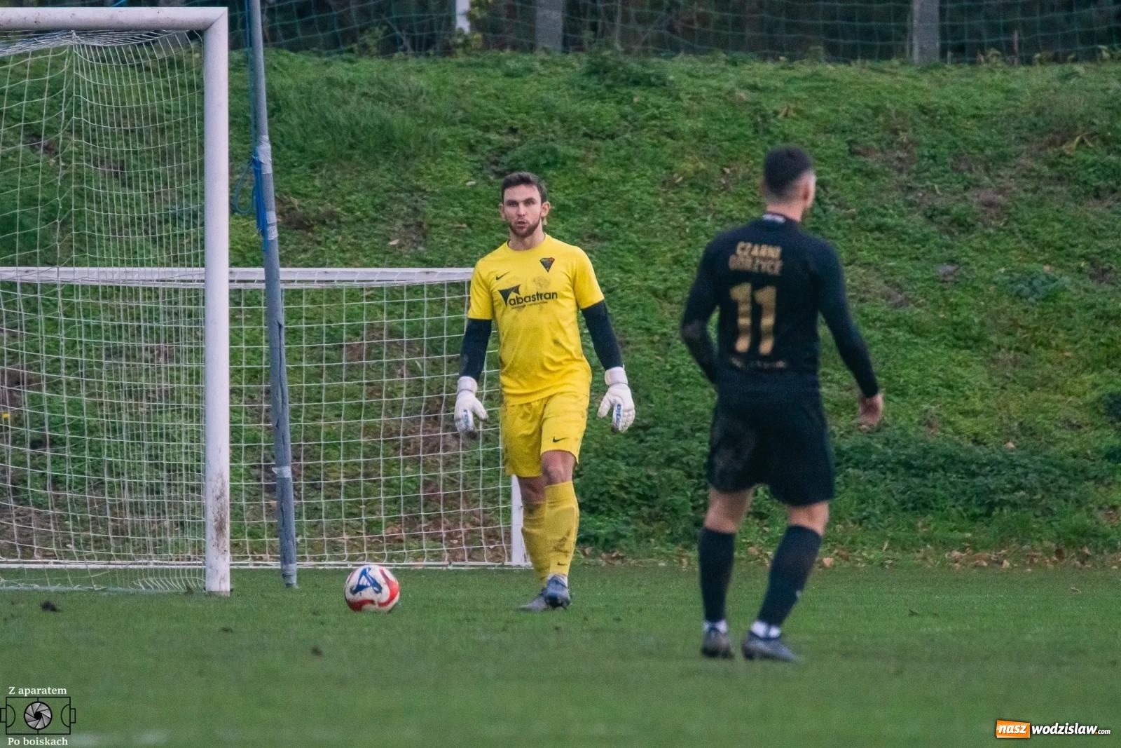 Zdjęcie w galerii na portalu naszwodzislaw.com: Unia Racibórz pokonała Czarnych Gorzyce. Przy Srebrnej polała się krew! [FOTO i WIDEO] wiadomości z regionu