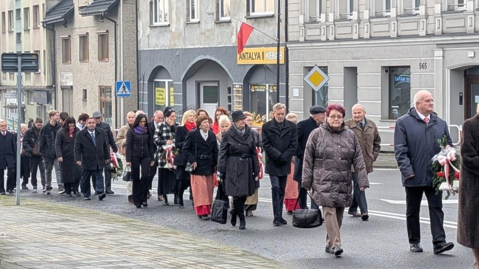 Zdjęcie w galerii na portalu naszwodzislaw.com: Pszów uczcił Narodowe Święto Niepodległości [FOTO] wiadomości z regionu