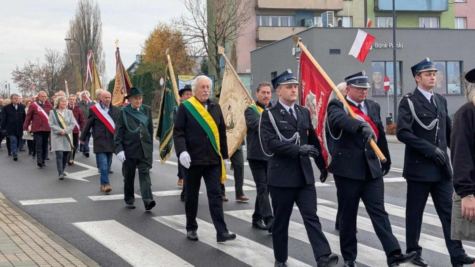 Zdjęcie w galerii na portalu naszwodzislaw.com: Pszów uczcił Narodowe Święto Niepodległości [FOTO] wiadomości z regionu