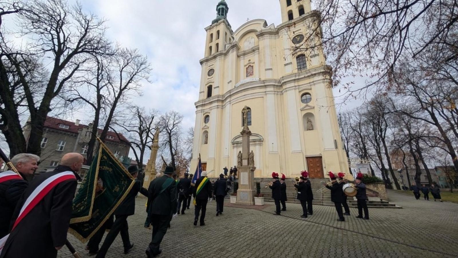 Zdjęcie w galerii na portalu naszwodzislaw.com: Pszów uczcił Narodowe Święto Niepodległości [FOTO] wiadomości z regionu