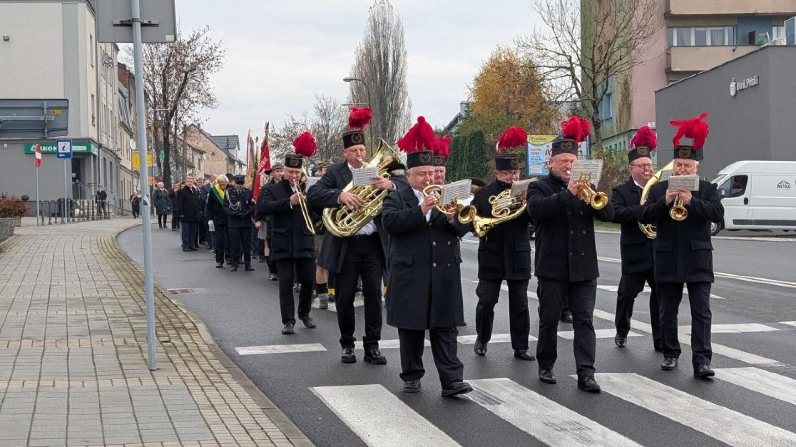 Zdjęcie w galerii na portalu naszwodzislaw.com: Pszów uczcił Narodowe Święto Niepodległości [FOTO] wiadomości z regionu